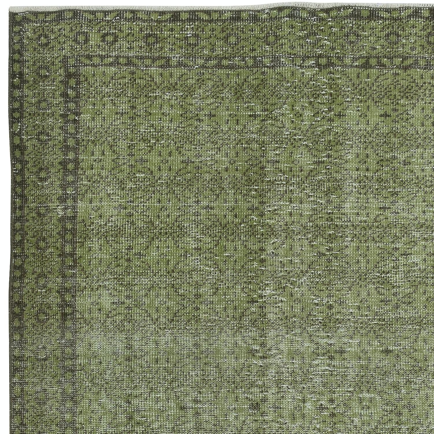 Turco Tappeto moderno fatto a mano con motivi floreali turchi di 5,3x9,2 piedi in colore verde in vendita