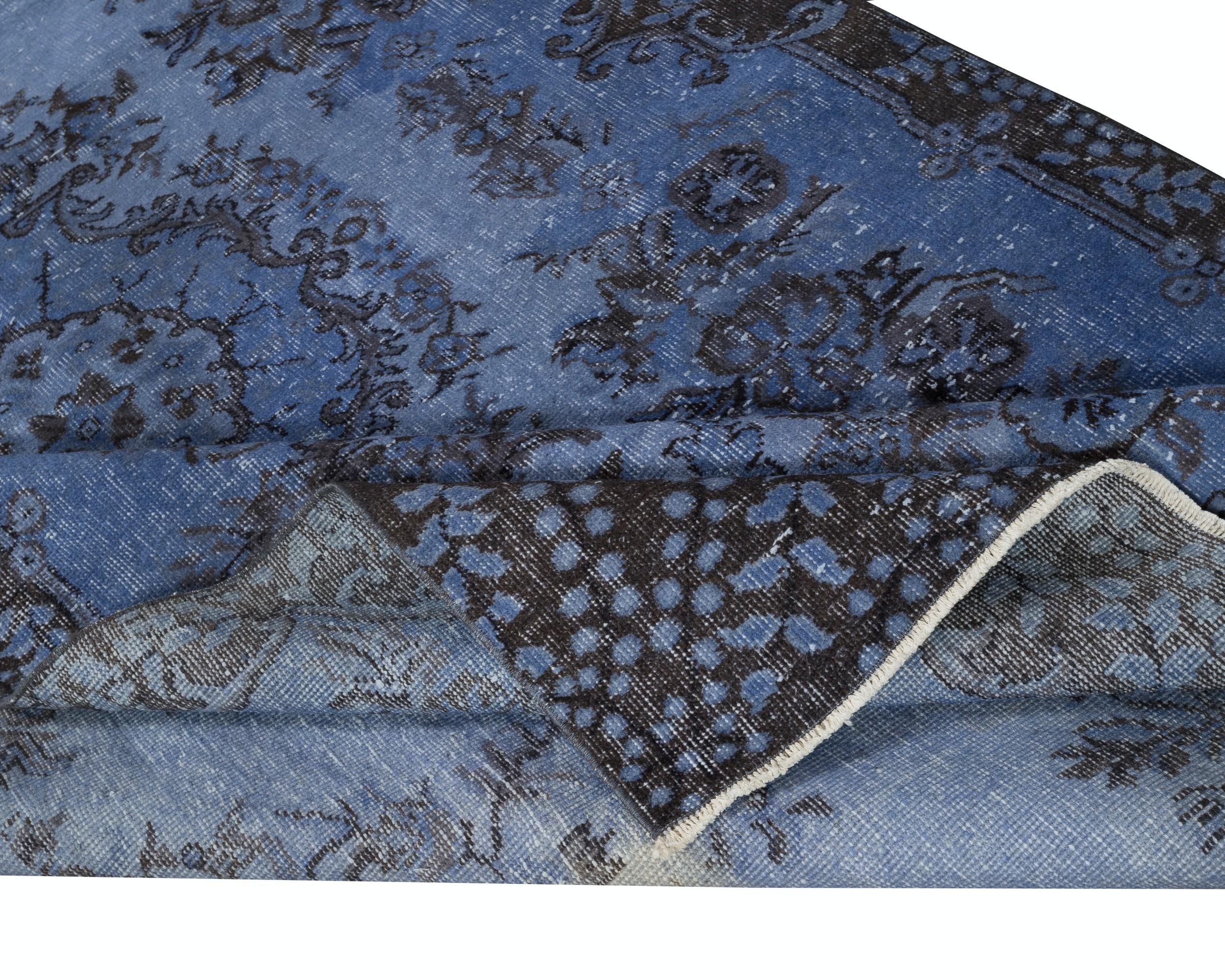 Moderner handgefertigter blauer türkischer Teppich mit Medaillon-Design 5.3x9.7 Ft (Türkisch) im Angebot