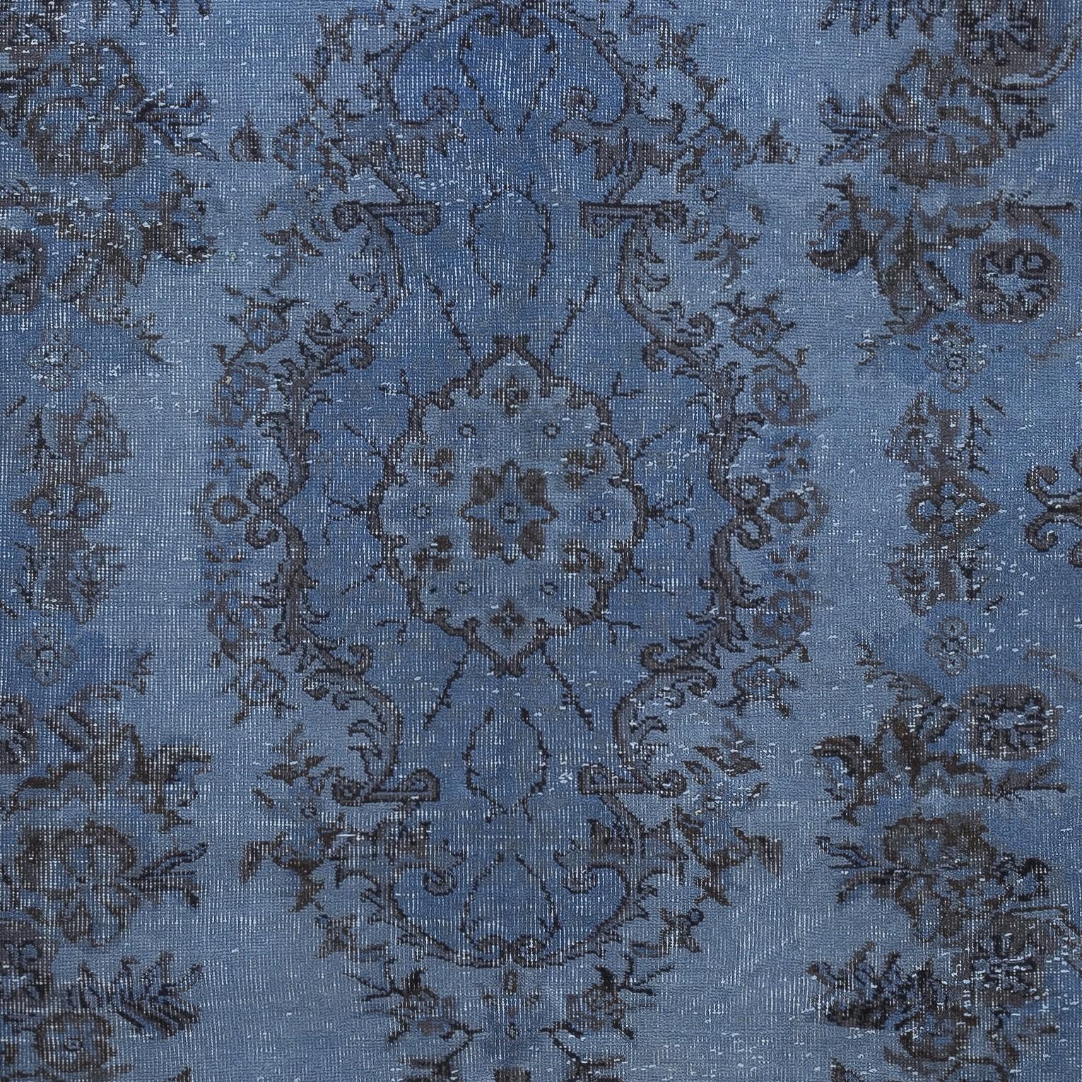 Moderner handgefertigter blauer türkischer Teppich mit Medaillon-Design 5.3x9.7 Ft im Zustand „Gut“ im Angebot in Spring Valley, NY