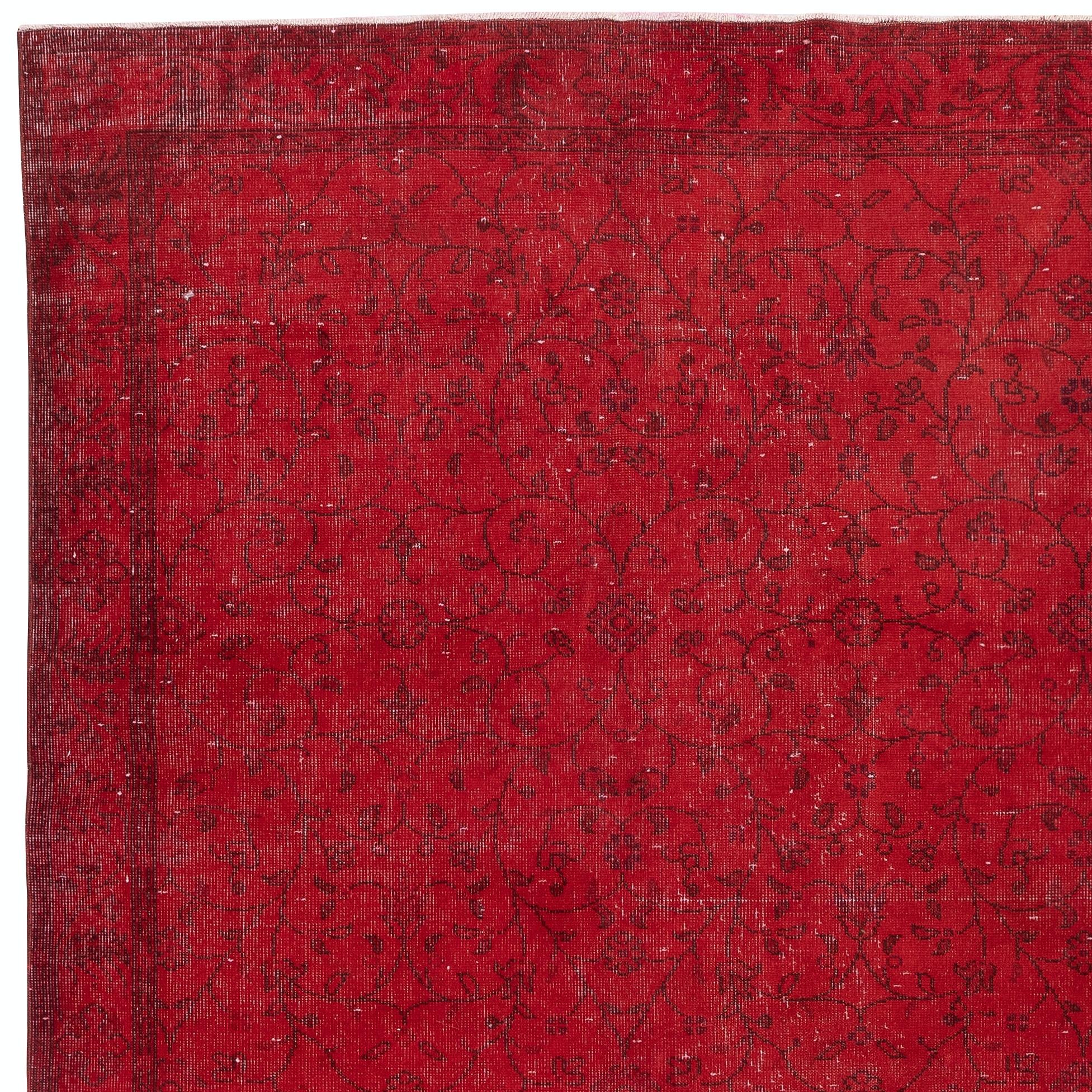 5.3x9.7 Ft Red Handmade Turkish Area Rug for Living Room, Bedroom & Dining Room In Good Condition For Sale In Spring Valley, NY