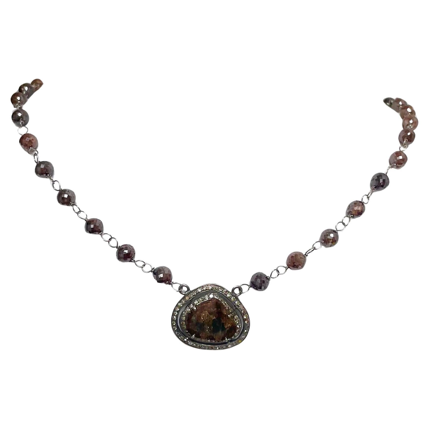 Collier pendentif à tranches de diamants bruns de 54 carats et diamants bruns de 43 carats en vente