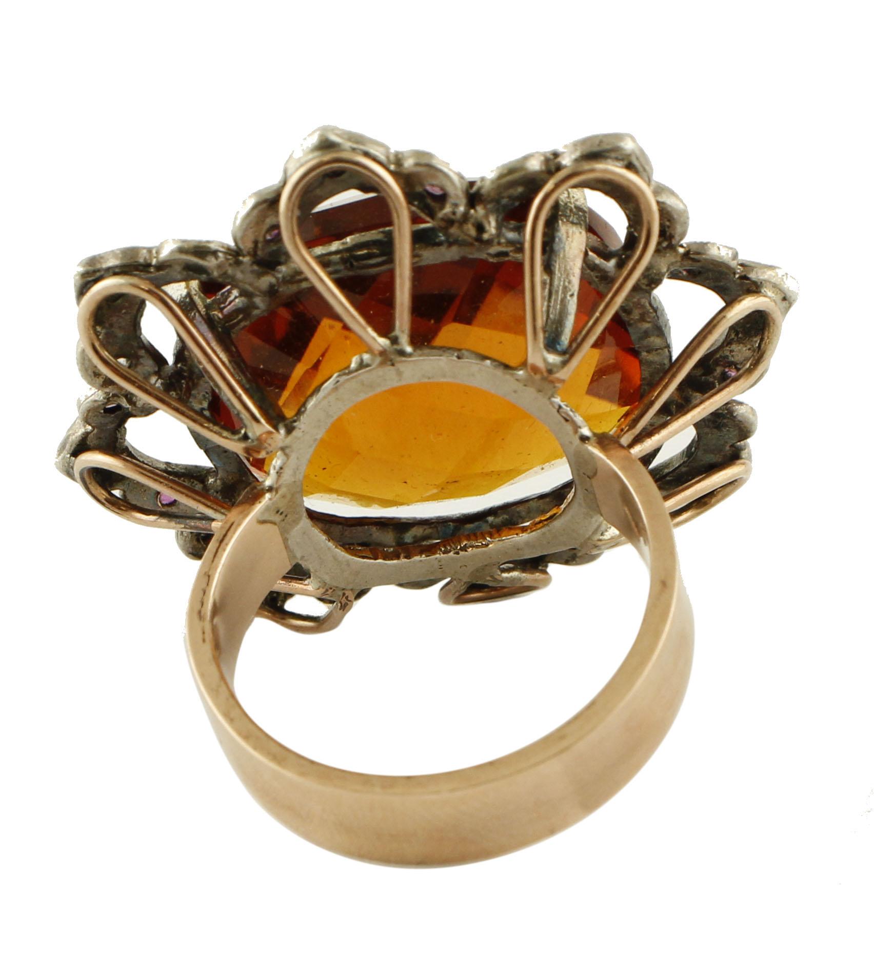 Rétro Bague cocktail en or rose et argent 5,4 G de citrine, petits diamants et rubis en vente