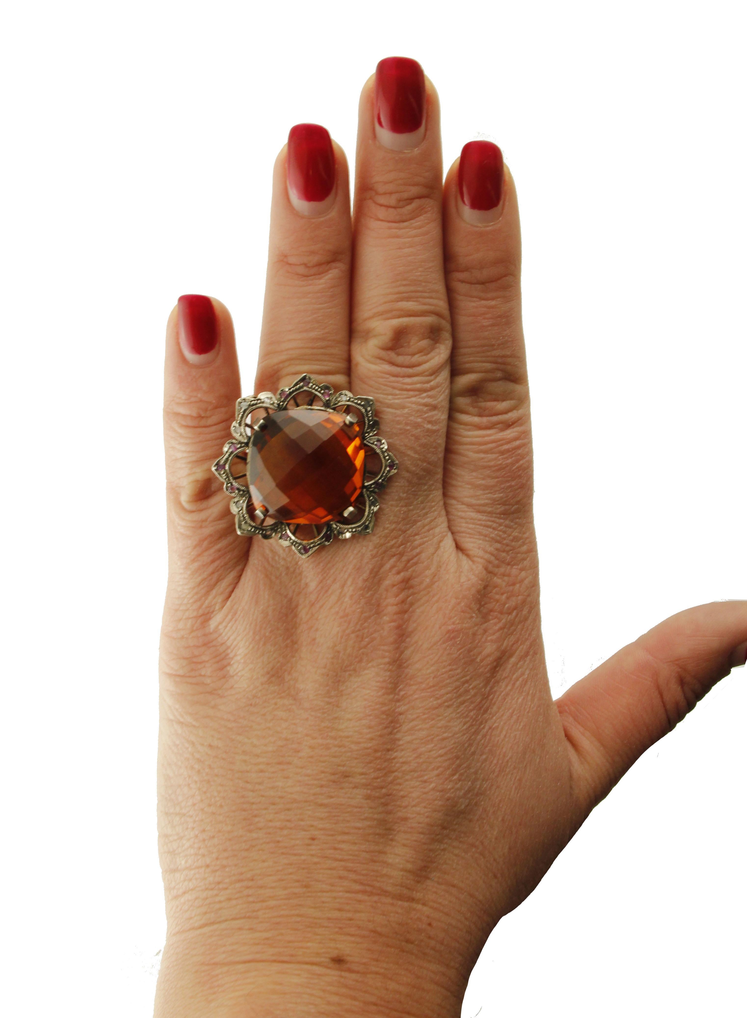 Bague cocktail en or rose et argent 5,4 G de citrine, petits diamants et rubis Pour femmes en vente