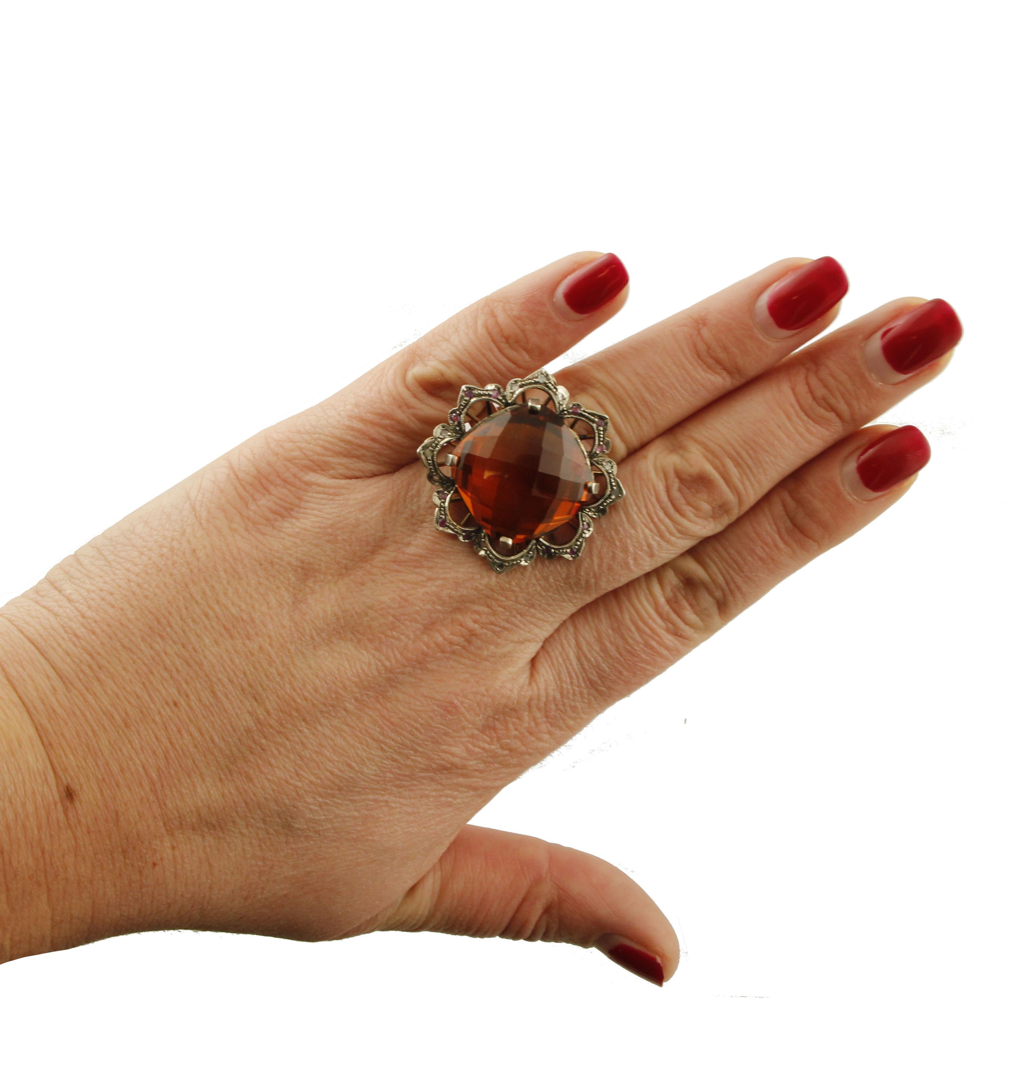 Bague cocktail en or rose et argent 5,4 G de citrine, petits diamants et rubis en vente 1