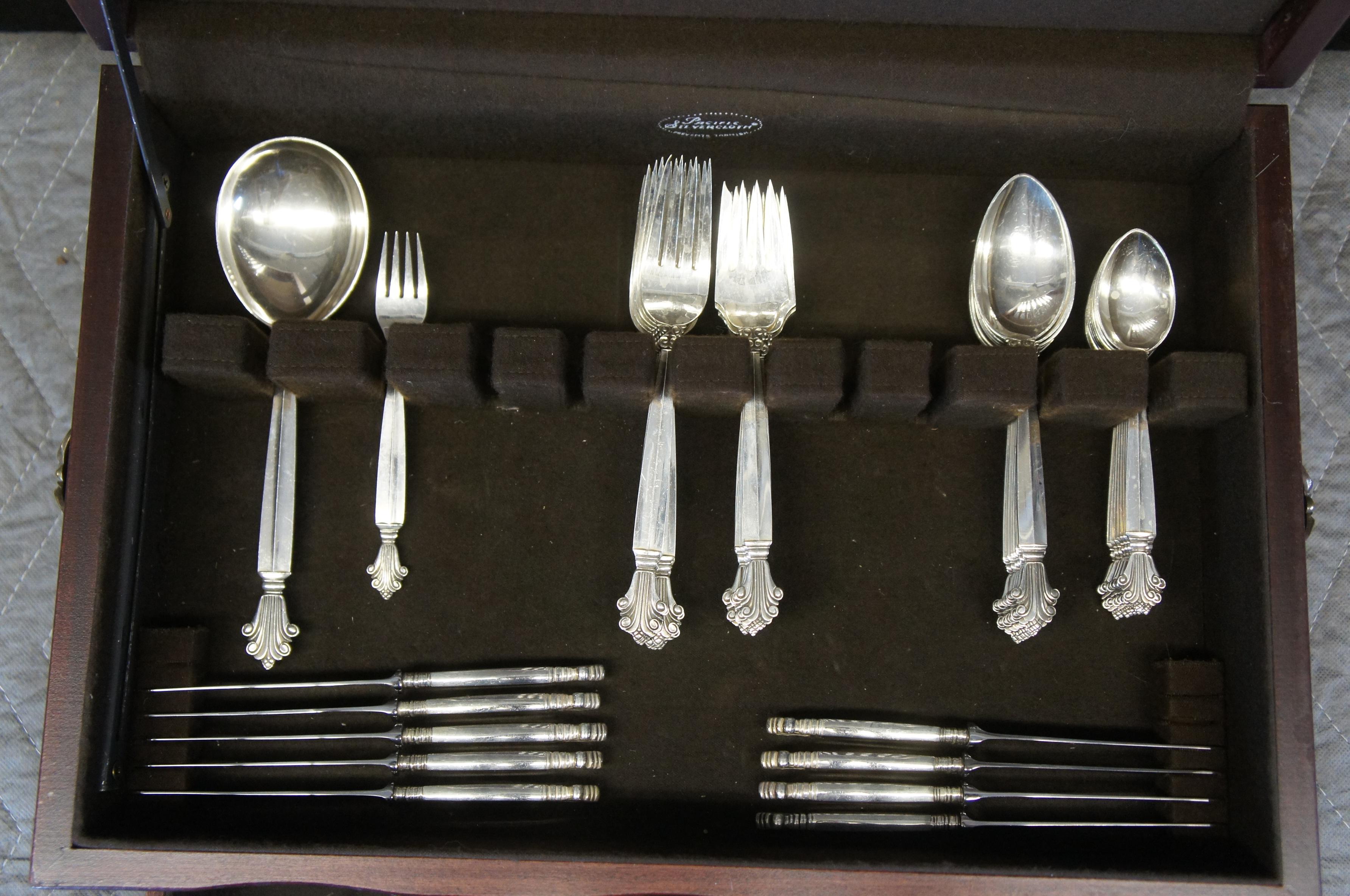 54 Pc Georg Jensen Acanthus Sterling Silver Dinner Flatware Cutlery Set Denmark In Good Condition For Sale In Dayton, OH
