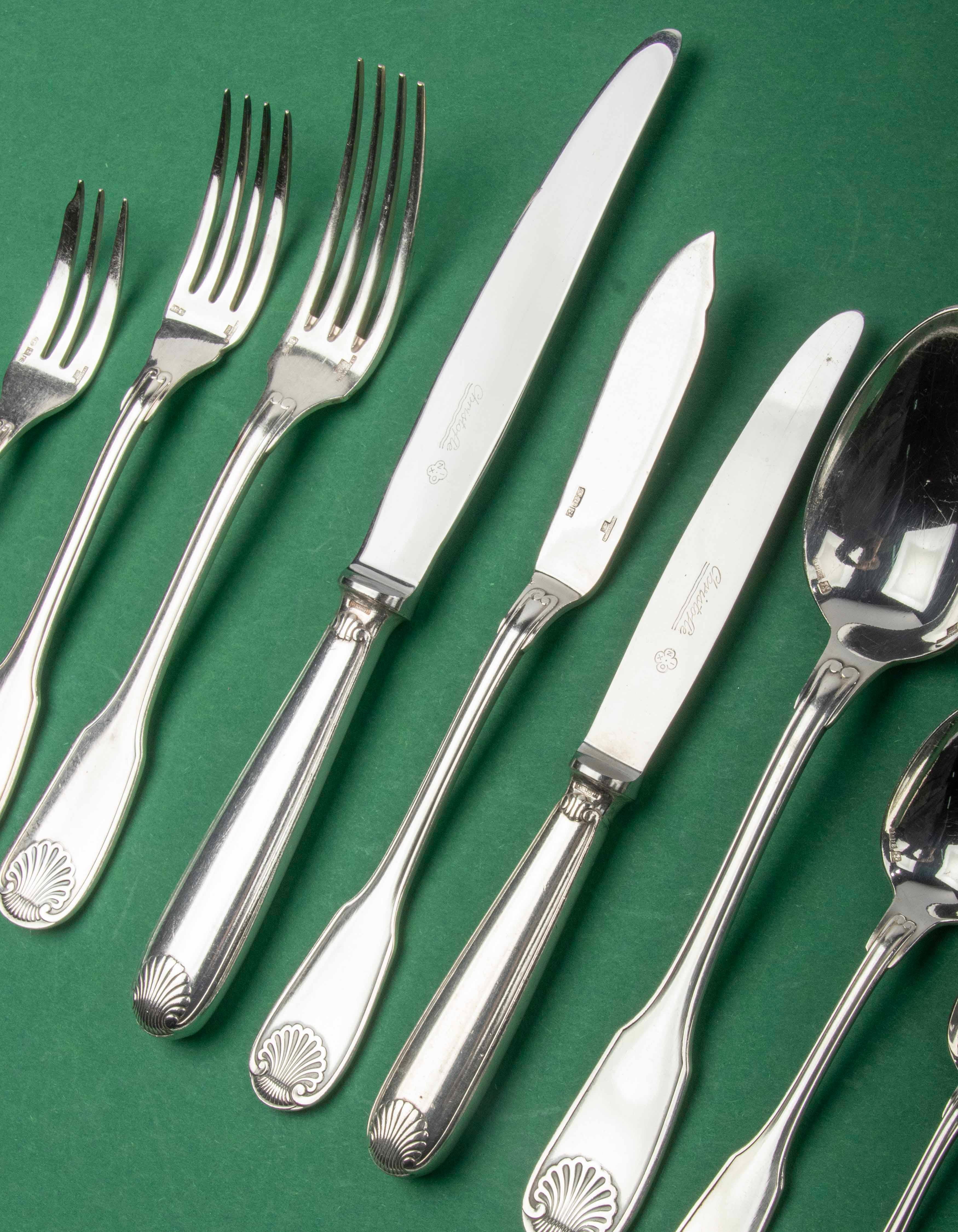 54-Piece Set Silver Plated Tableware - Christofle - Vendôme Coquille  In Good Condition In Casteren, Noord-Brabant