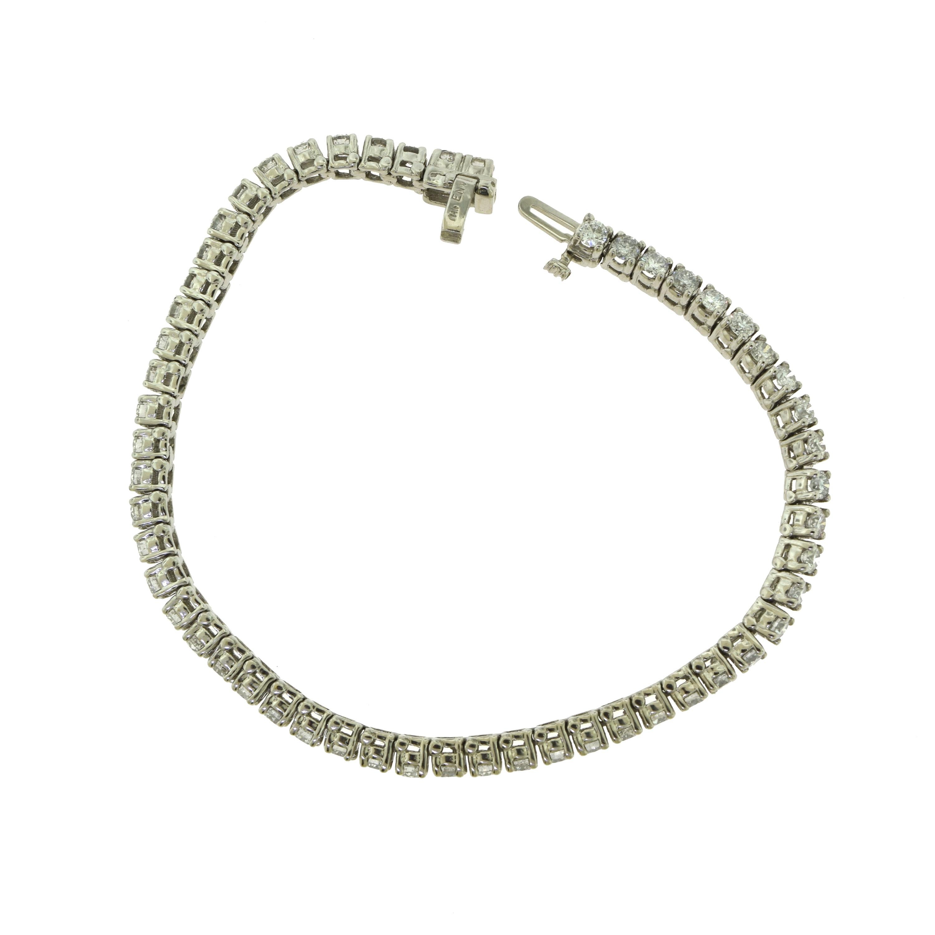 54 Round Diamond Tennis Bracelet in White Gold, 8.1 Carat 'T-1' For Sale