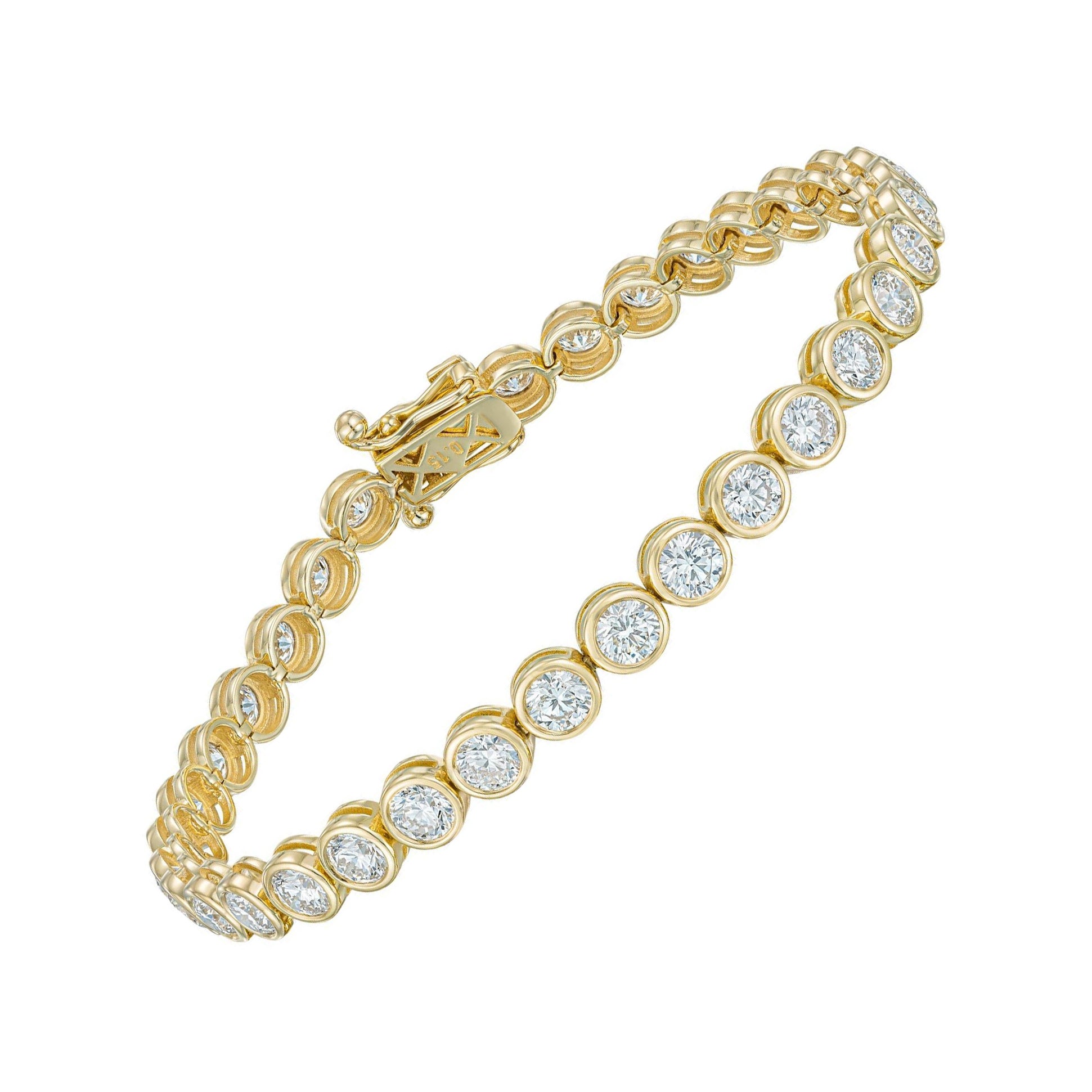 Bracelet tennis en or jaune 18 carats serti d
un diamant naturel de 5,40 carats monté en serti clos