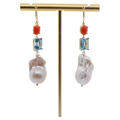 Boucles d'oreilles en goutte en corail, tourmaline bleue de 5,40 carats et perle baroque