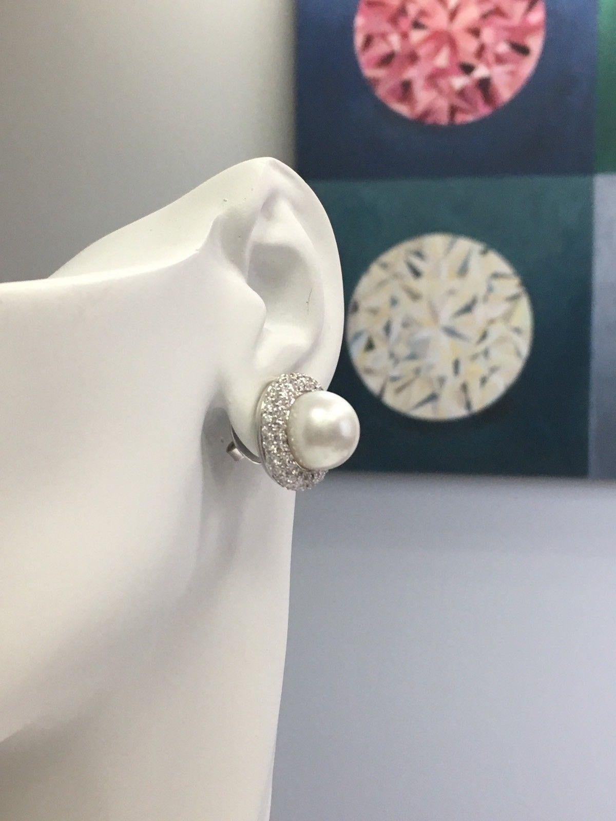 Pendientes de oro moderno con diamantes naturales de 5,40 quilates y perlas de Tahití y del Mar del Sur en venta 2