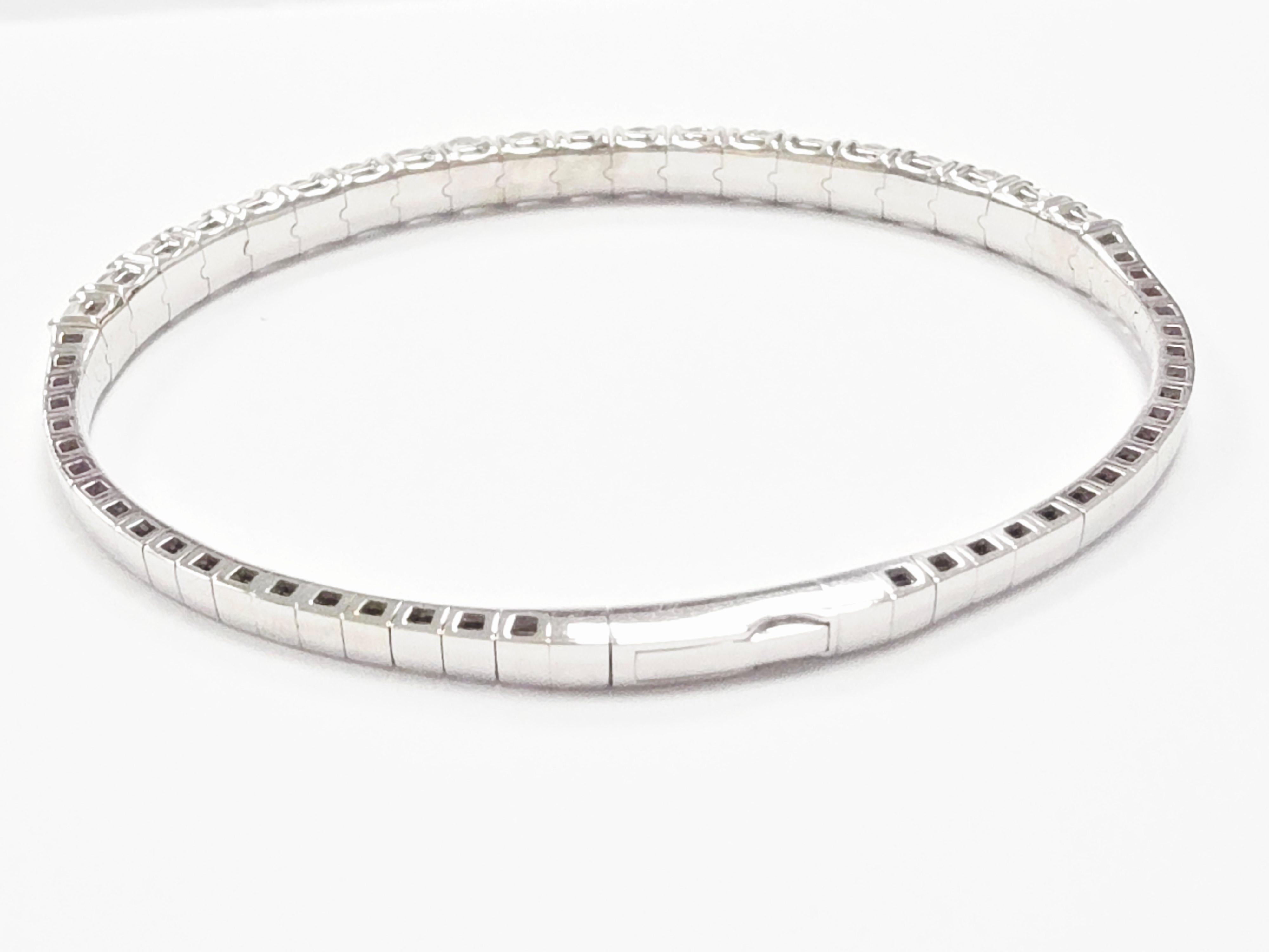 Taglio rotondo Bangle flessibile con diamante naturale da 5,40 carati in oro bianco 14 carati in vendita