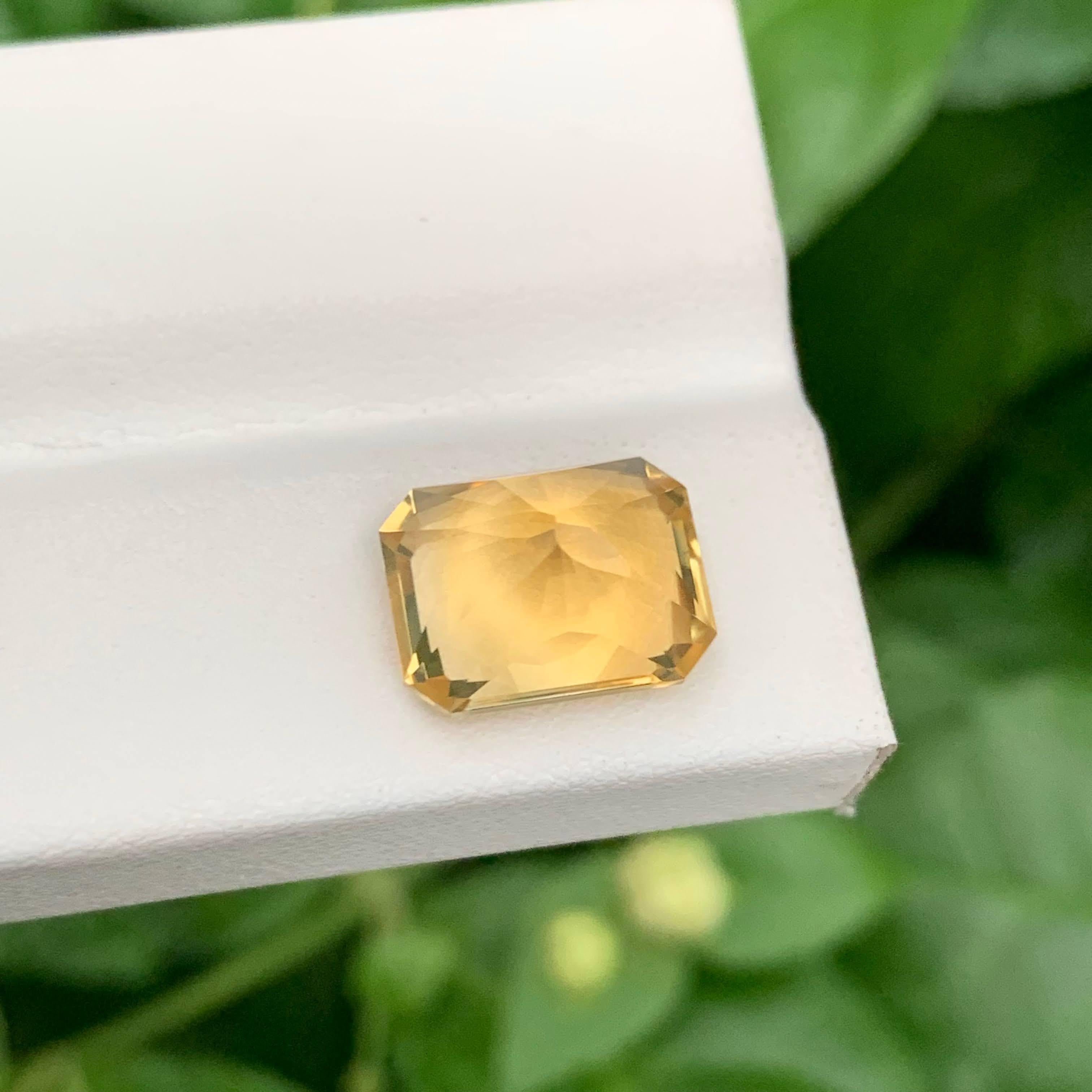 Modern 5.40 Carat Natural Loose Golden Citrine Stone Custom Precision Cut African Gem For Sale