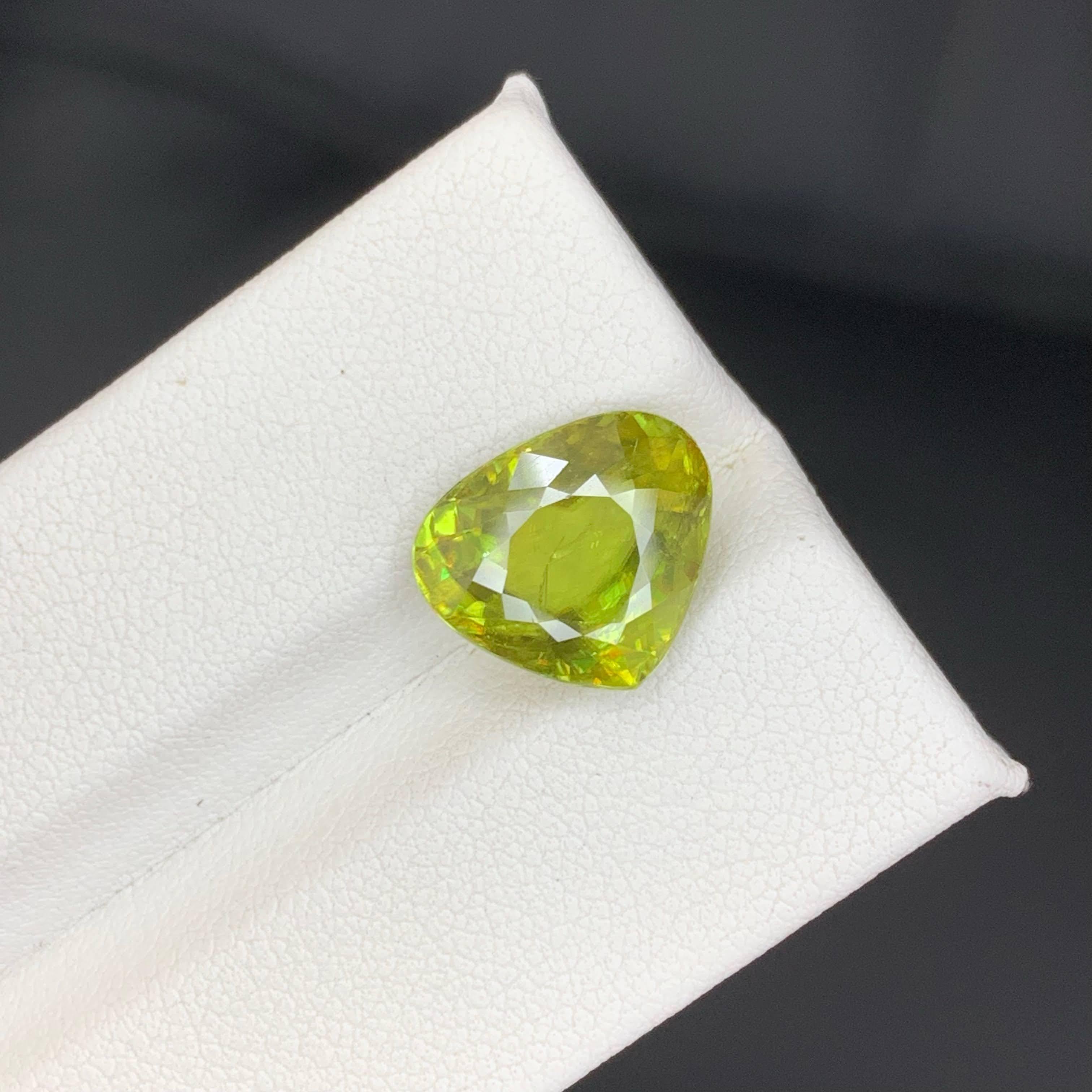 5.40 Carat Natural Loose Green Sphene Stone Heart Shape Madagascar's Gemstone (pierre précieuse de Madagascar) en vente 1