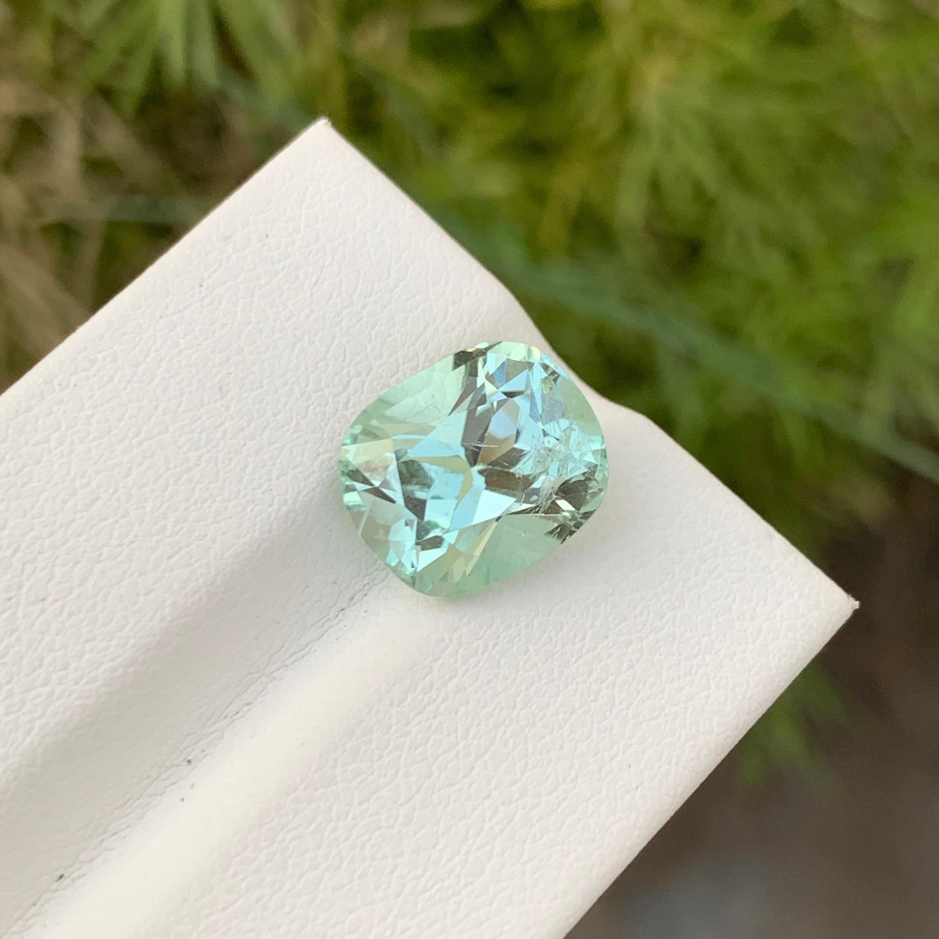 Tourmaline naturelle non sertie de 5,40 carats en forme de coussin, légèrement incluse Neuf - En vente à Peshawar, PK
