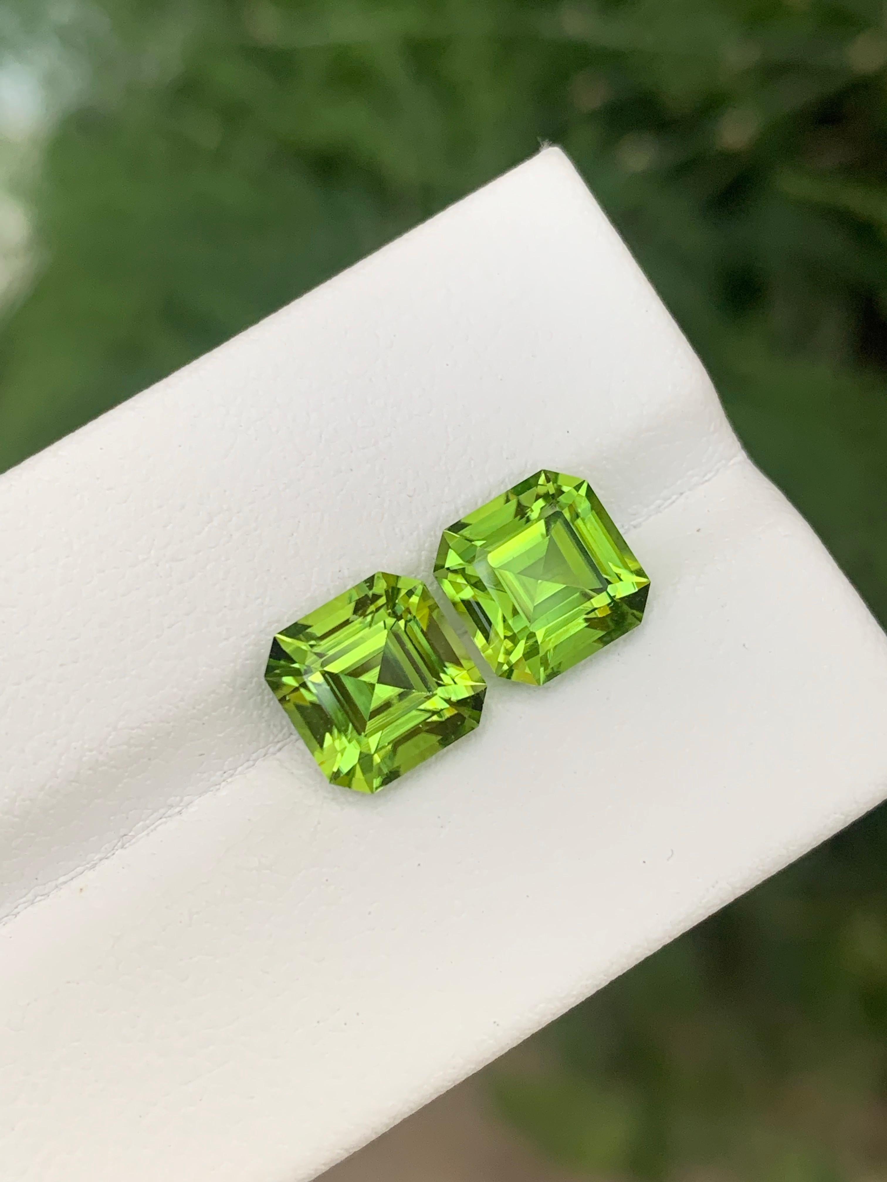 5.40 Carat Natural Loose Peridot Pair Square shape Gemstone For Jewellery Making For Sale 4