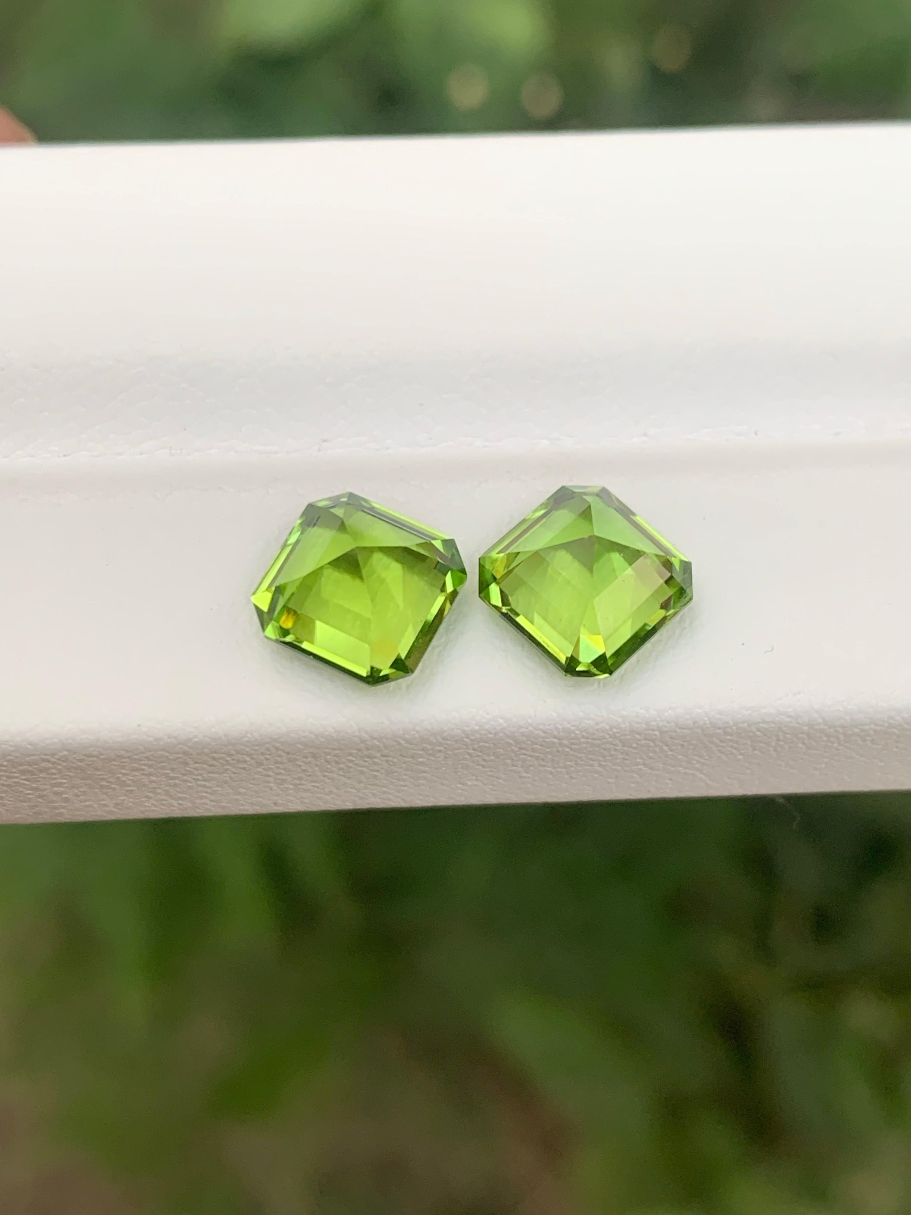 5.40 Carat Natural Loose Peridot Pair Square shape Gemstone For Jewellery Making For Sale 6