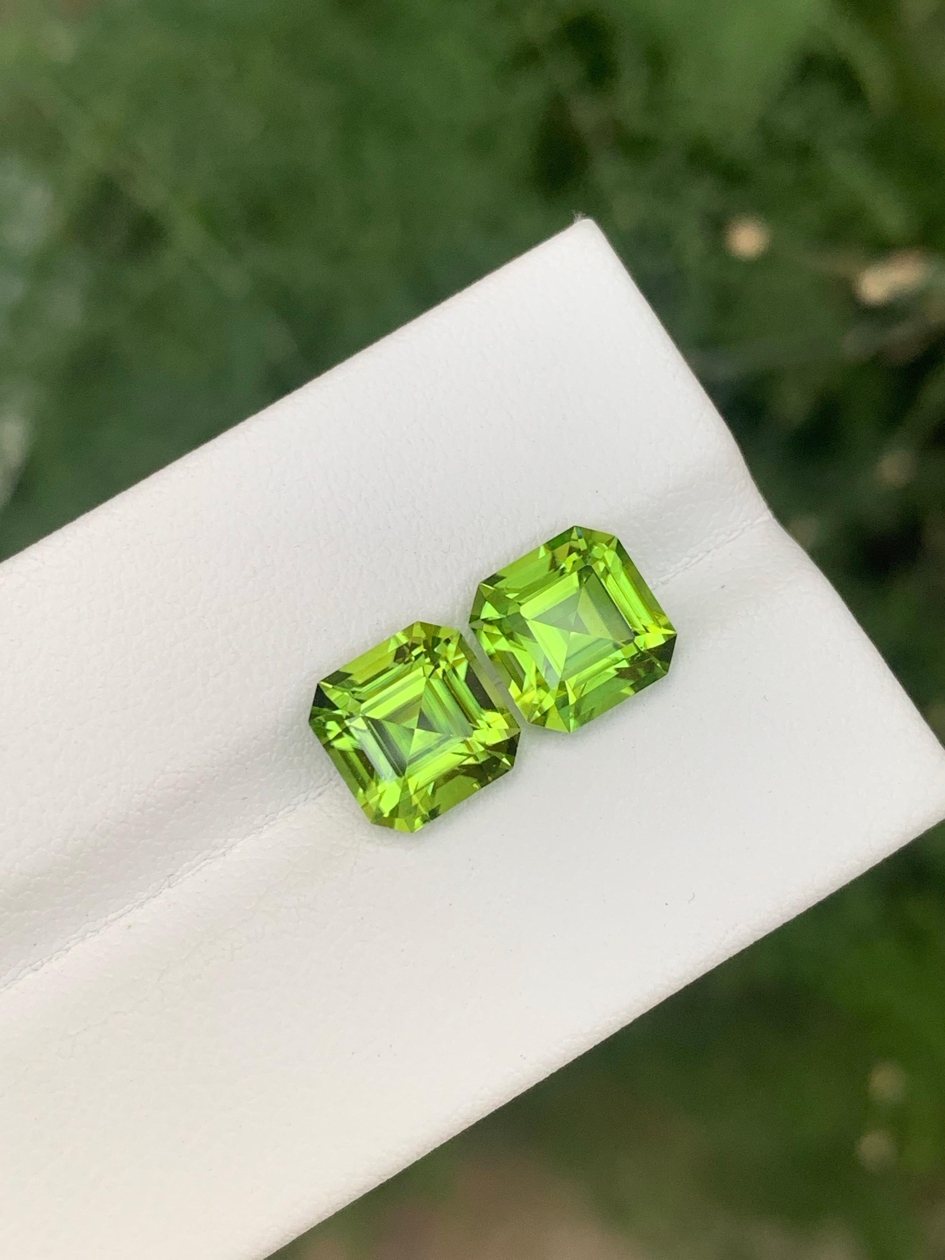 Square Cut 5.40 Carat Natural Loose Peridot Pair Square shape Gemstone For Jewellery Making For Sale