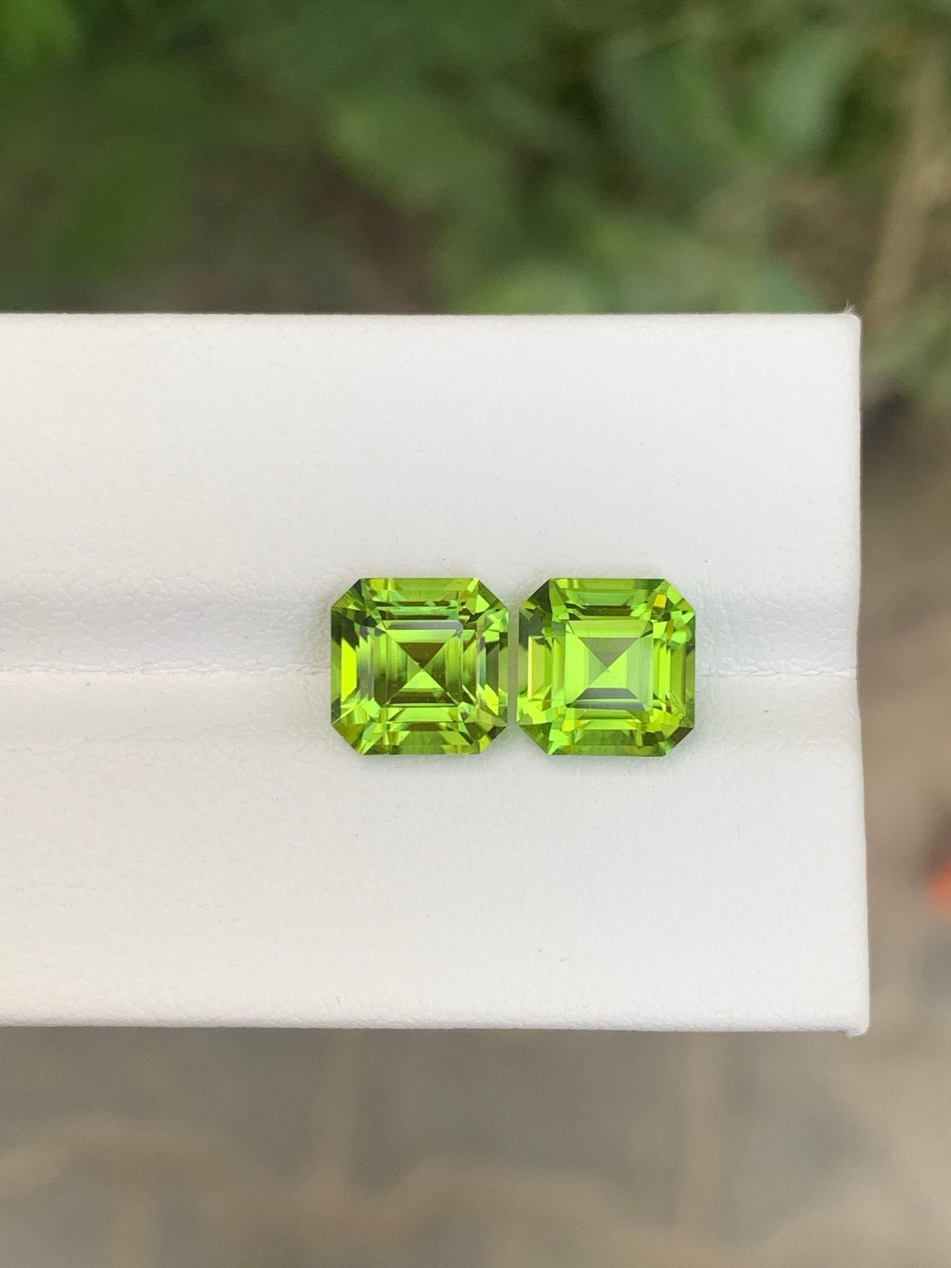 Women's or Men's 5.40 Carat Natural Loose Peridot Pair Square shape Gemstone For Jewellery Making For Sale