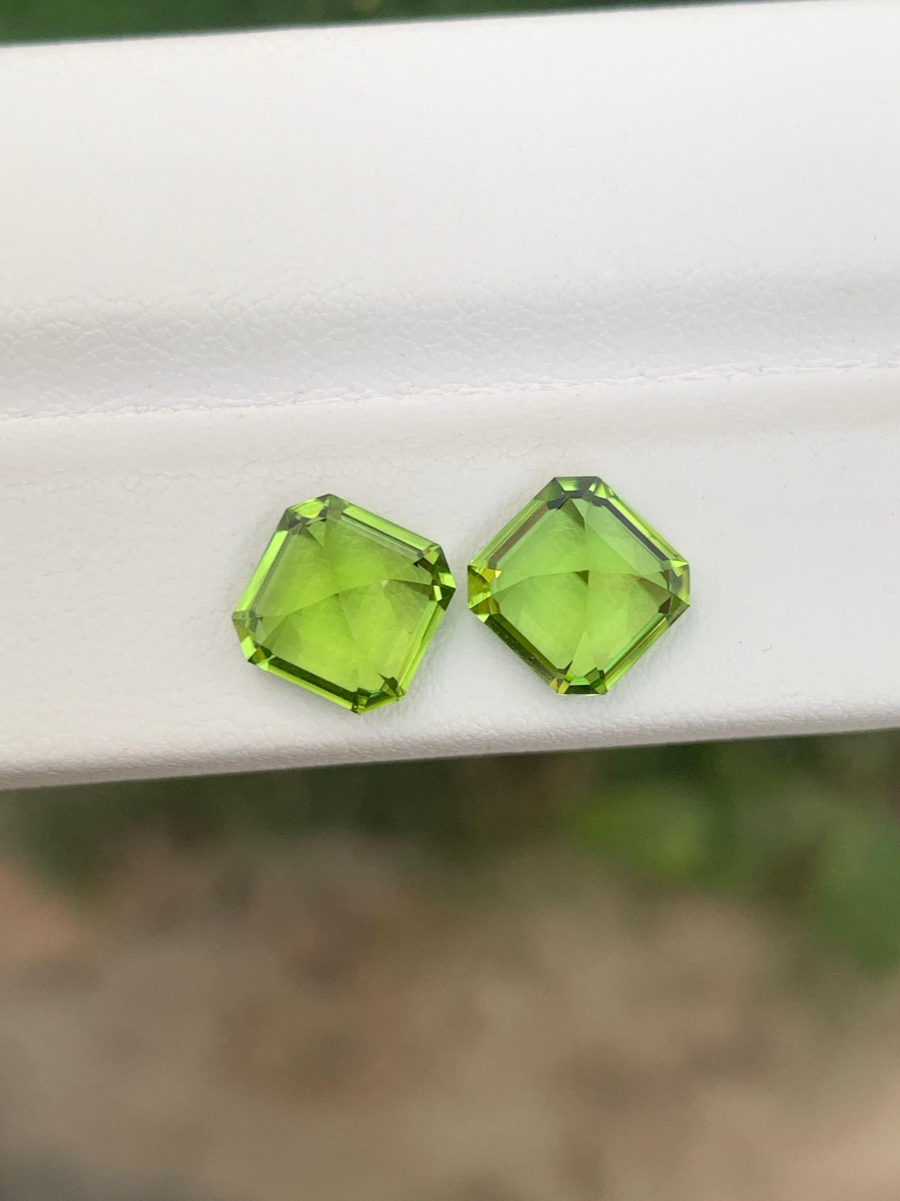 5.40 Carat Natural Loose Peridot Pair Square shape Gemstone For Jewellery Making For Sale 1