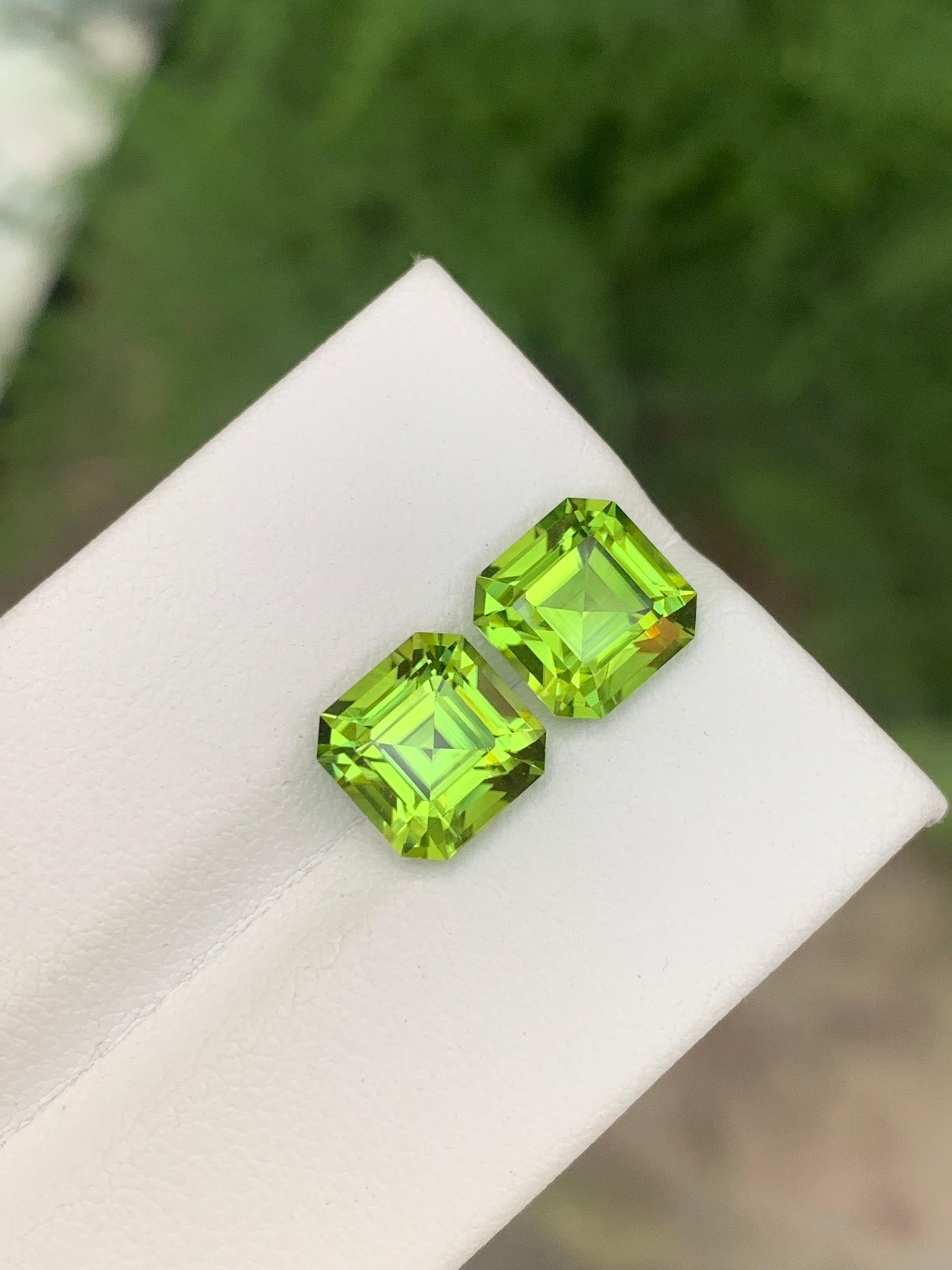5.40 Carat Natural Loose Peridot Pair Square shape Gemstone For Jewellery Making For Sale 3