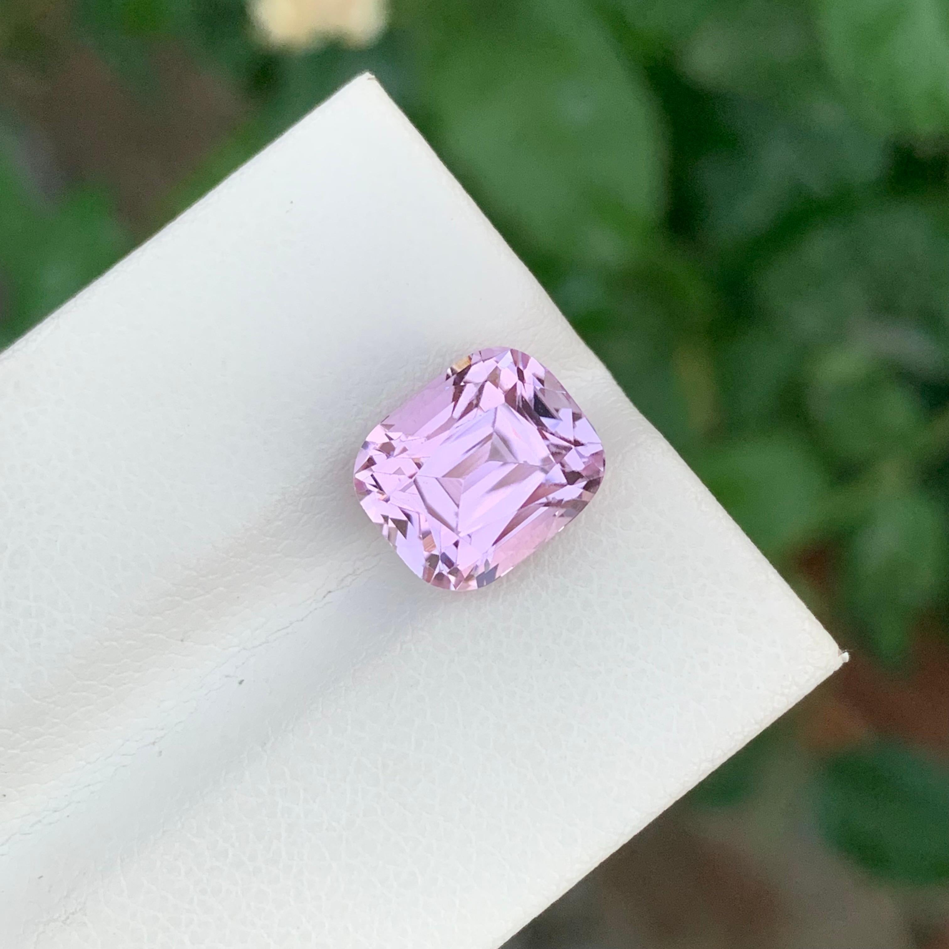 5,40 Carati Nature Kunzite rosa sciolta a forma di cuscino Gemma in vendita 2