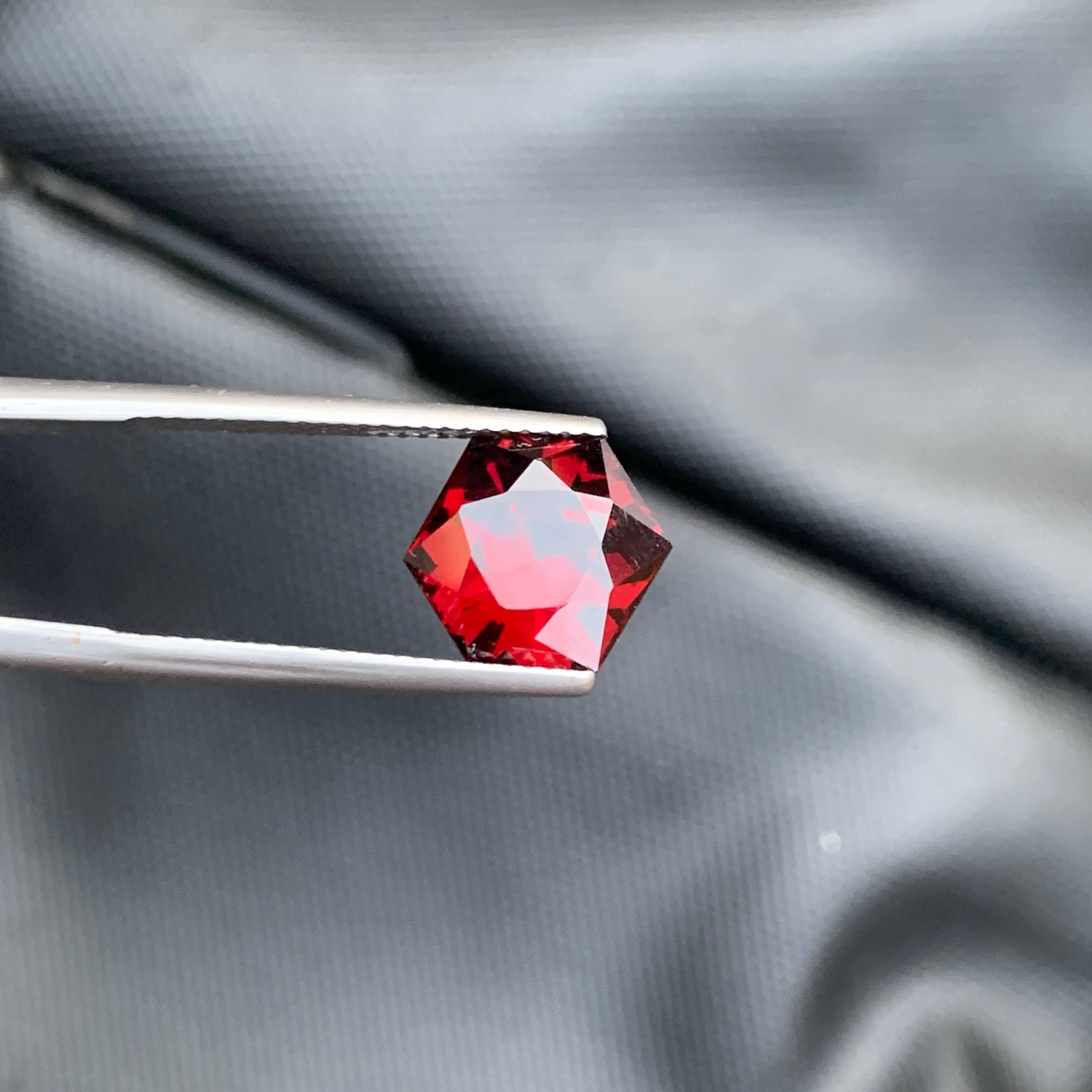 5,40 Karat Natürlicher loser roter Granat Stein Hexagon Schliff Afrikanischer Edelstein im Angebot 2