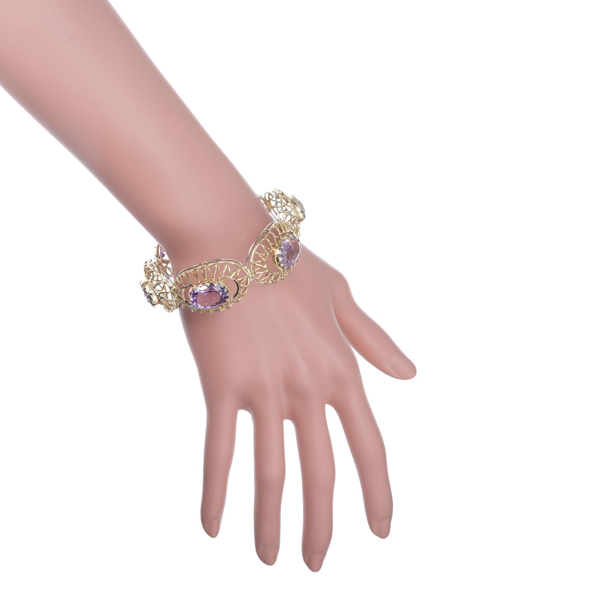 5,40 Karat Oval Amethyst Gold Scharnier-Armband im Zustand „Gut“ im Angebot in Stamford, CT