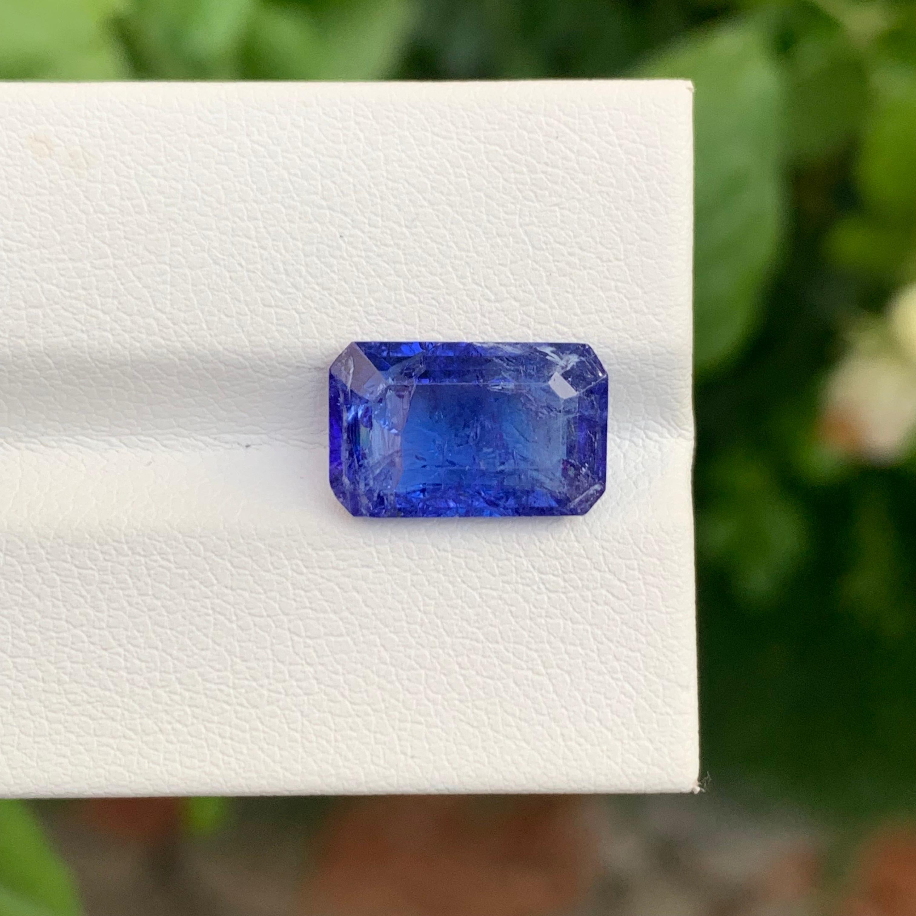 Women's or Men's 5.40 Carat Pretty Loose Tanzanite Emerald Shape Included Gemstone For Sale
