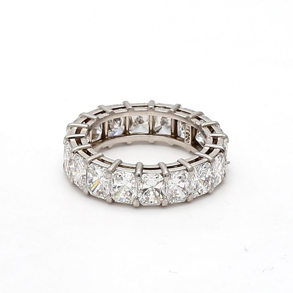 Titolo:
Anello a fascia per l'eternità in platino con diamante da 5,40 carati con taglio radiante G-VS2
Stile:
Fascia dell'eternità
Metallo:
Platino
Gemma 1:
Diamante da 4,5 carati
Numero di pietre:
18
Forma:
Taglio