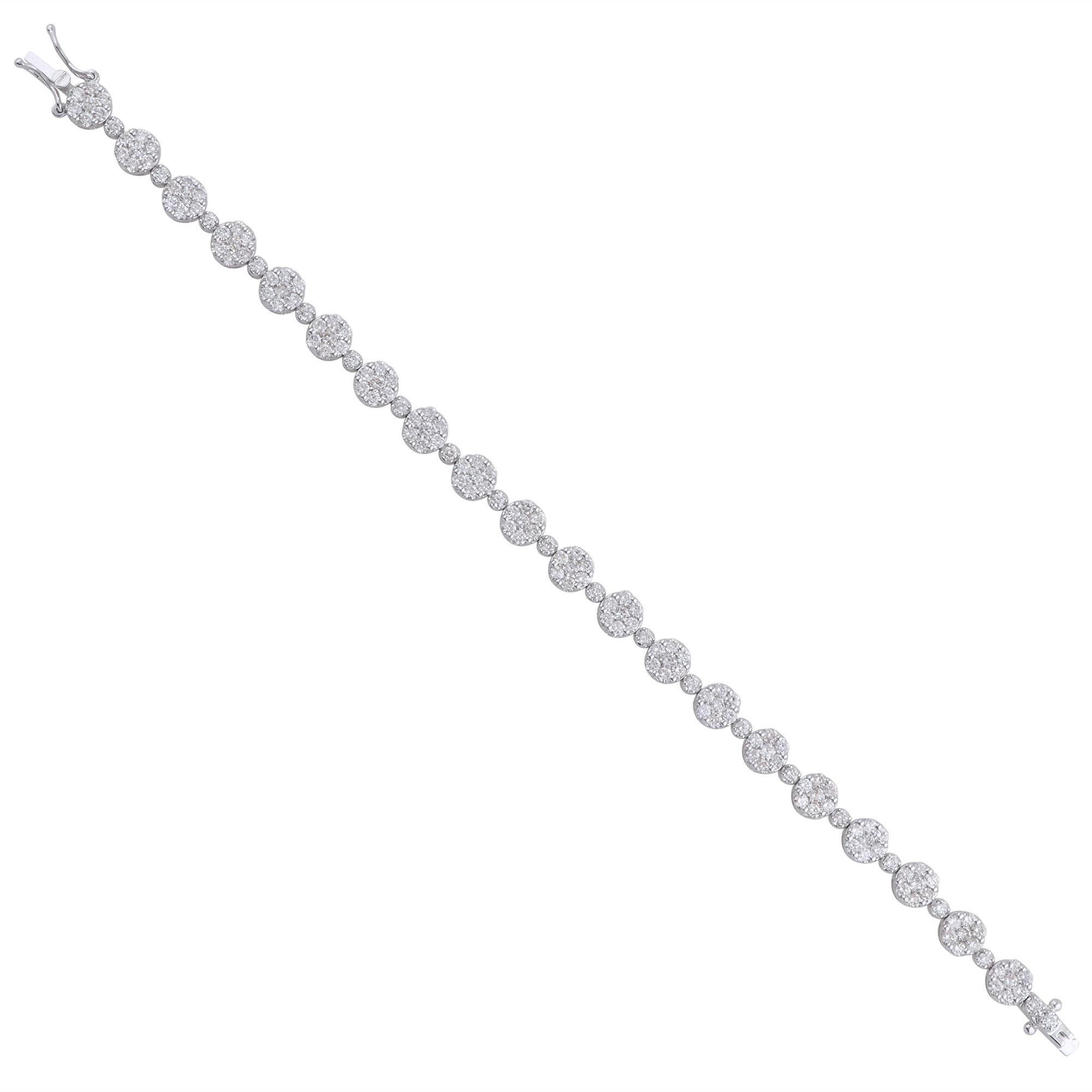Dieser exquisite Armreif ist aus 18-karätigem Gold gegossen und mit 5,40 Karat funkelnden Diamanten besetzt.

FOLLOW SPECTRUM JEWELS Storefront, um die neueste Collection'S und exklusive Stücke zu sehen. Spectrum Jewels ist stolz darauf, ein Top