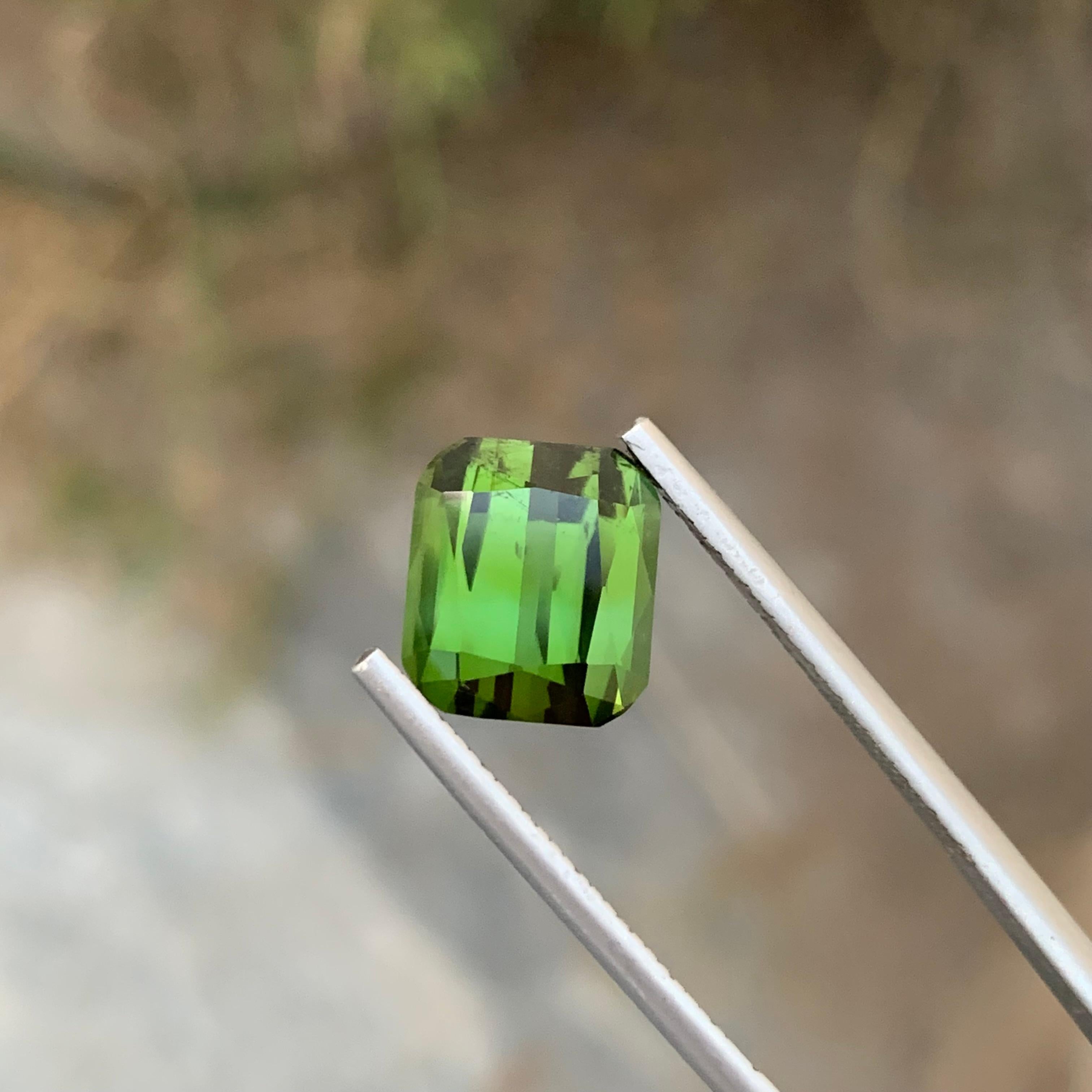 5,40 Karat Platte AAA Qualität natürlicher loser grüner Turmalin aus Afghanistan-Mine (Kissenschliff) im Angebot