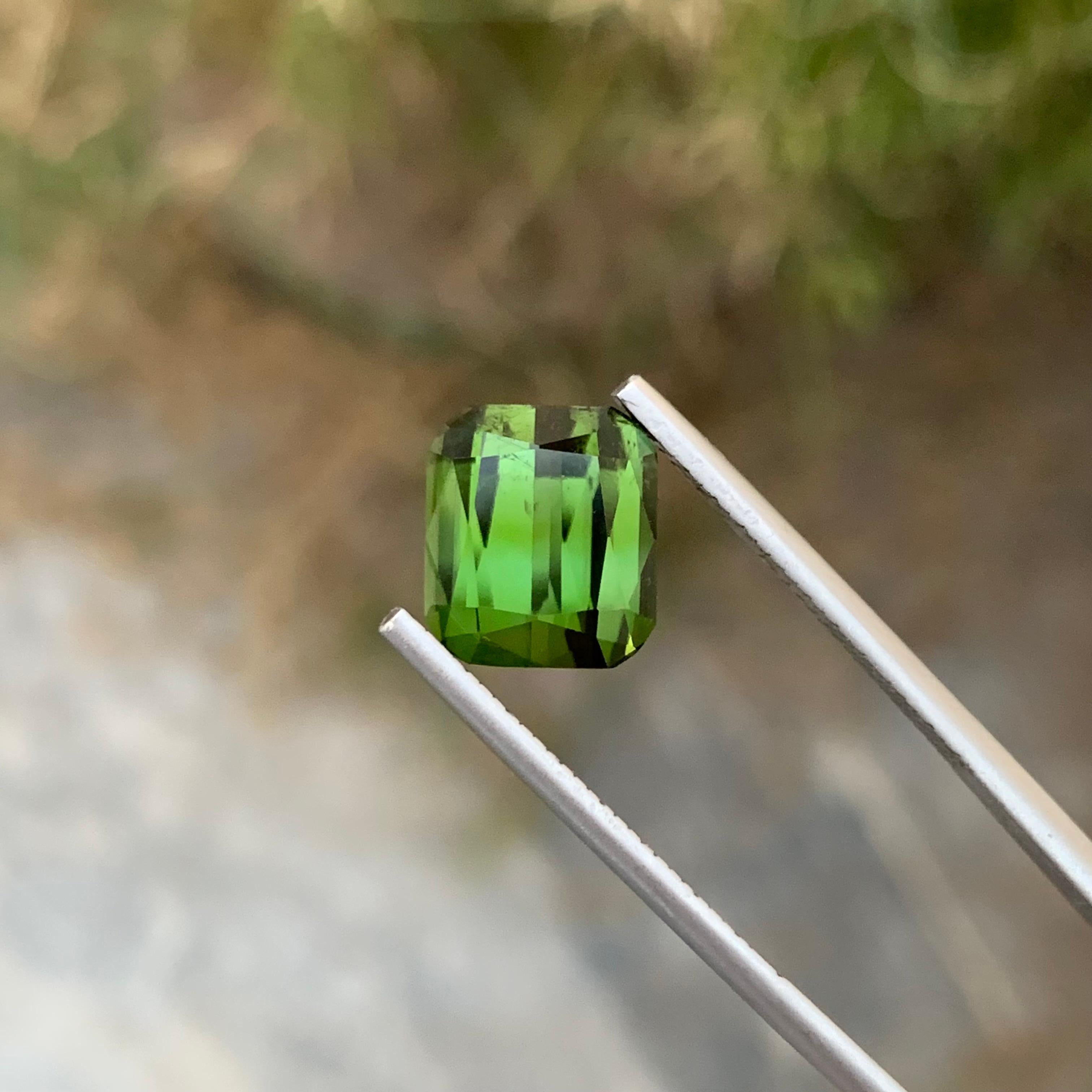 5,40 Karat Platte AAA Qualität natürlicher loser grüner Turmalin aus Afghanistan-Mine im Zustand „Neu“ im Angebot in Peshawar, PK
