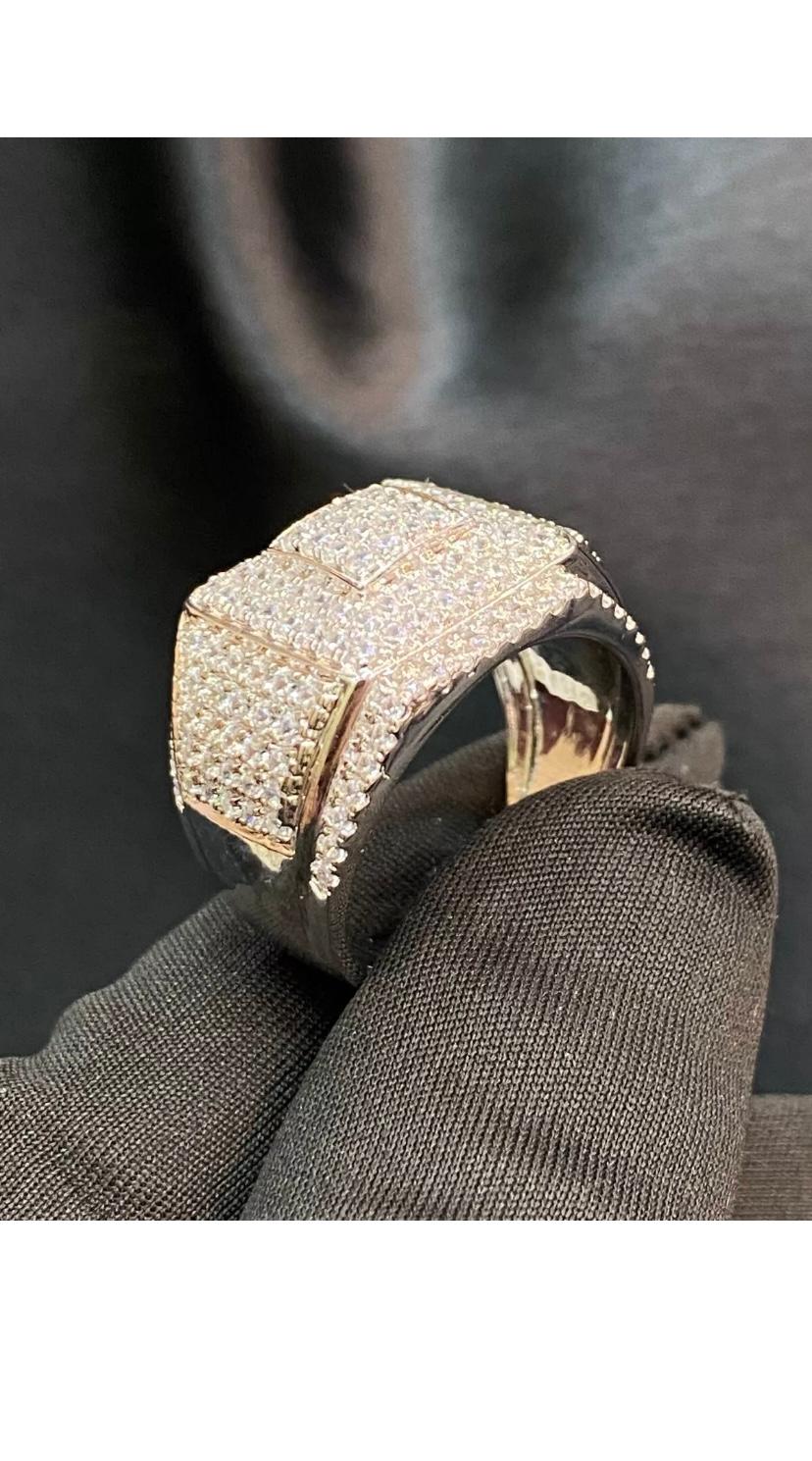 Women's or Men's 5.40 Carats Natural Diamonds Men’s Gold Ring For Sale