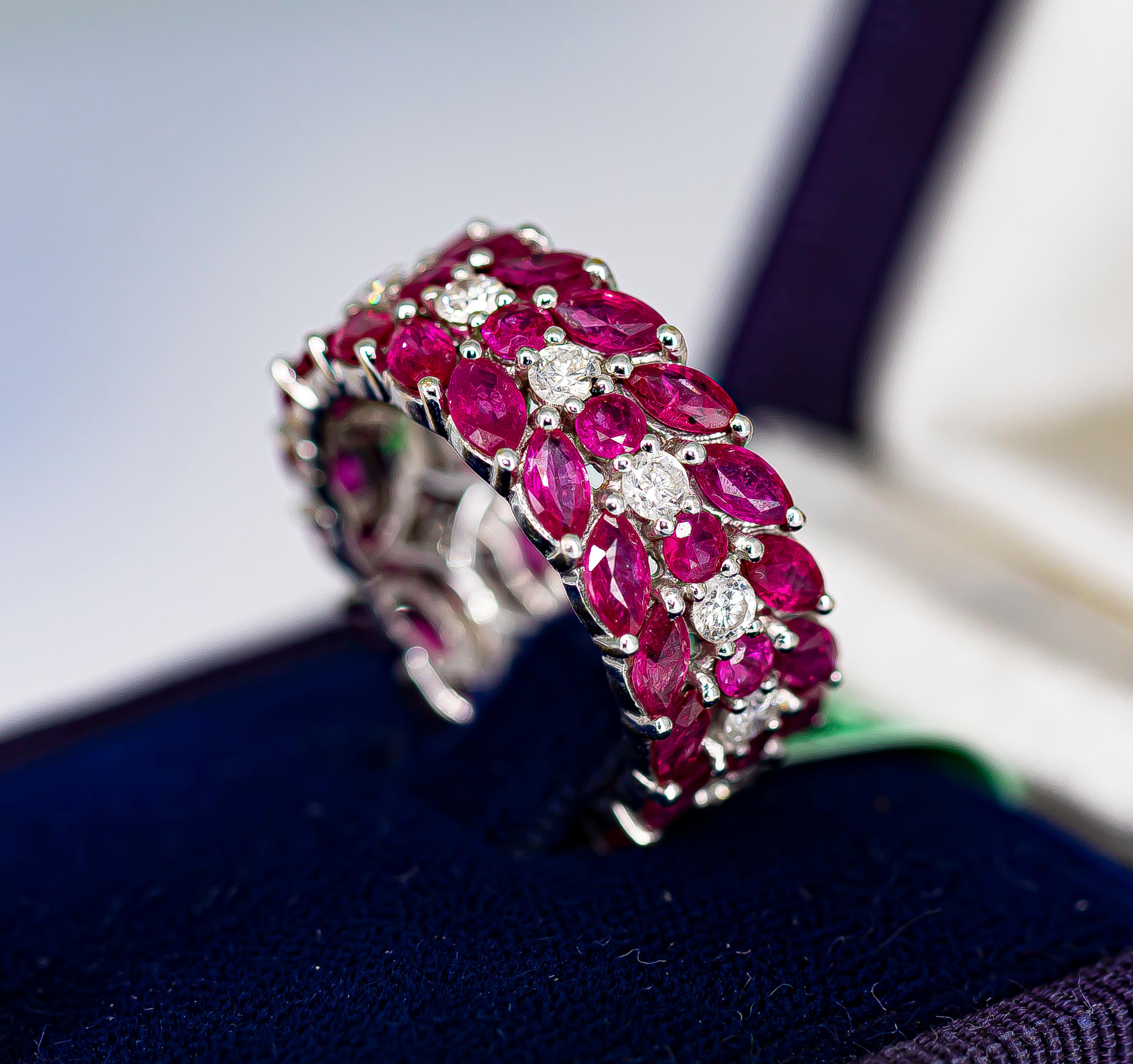 5.40 Carat Ruby Ring with Diamonds 18 Karat Gold In Excellent Condition In Carlsbad, CA