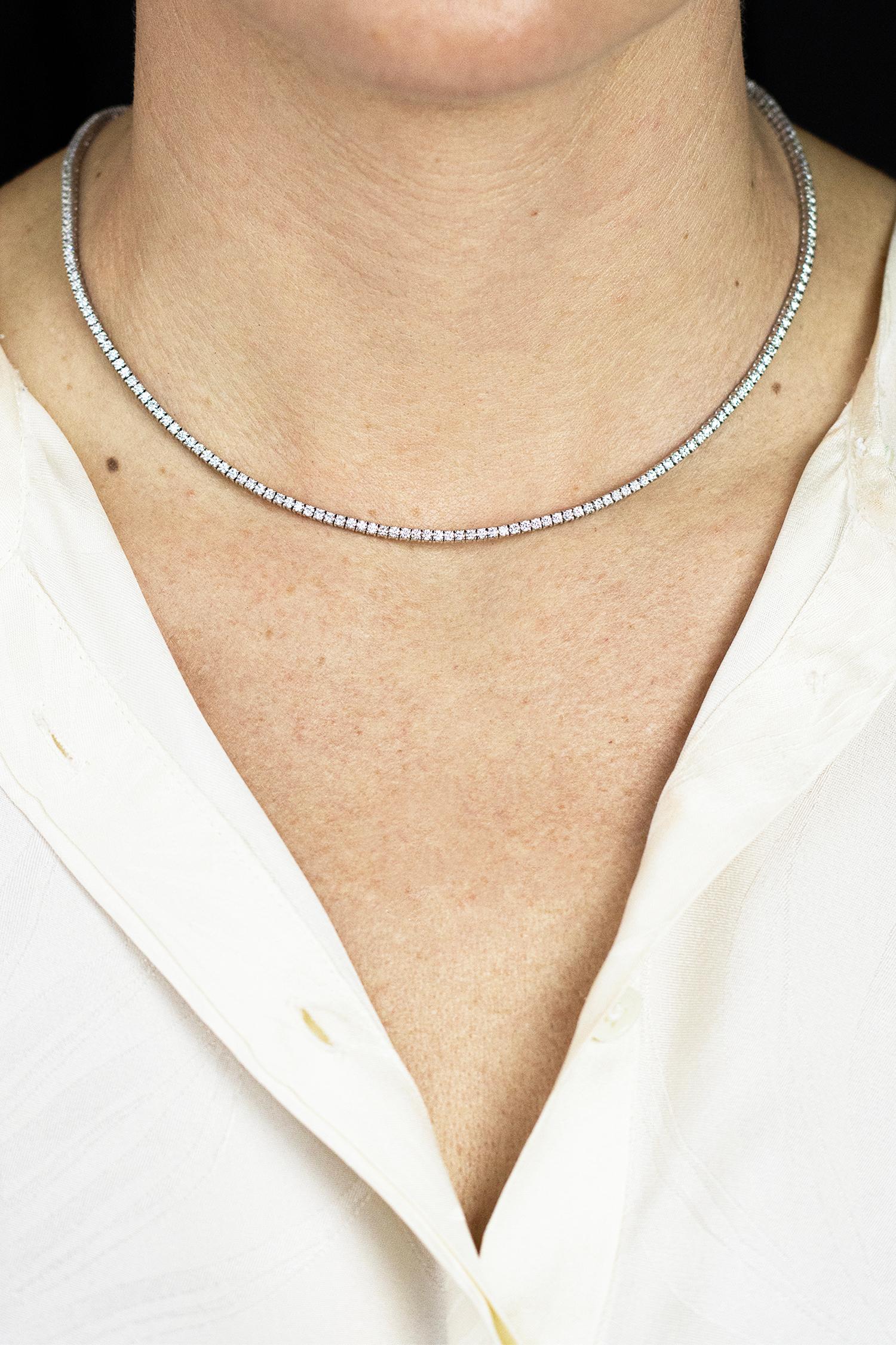 Roman Malakov Collar de tenis con diamantes redondos de corte brillante de 5.40 quilates en total Contemporáneo