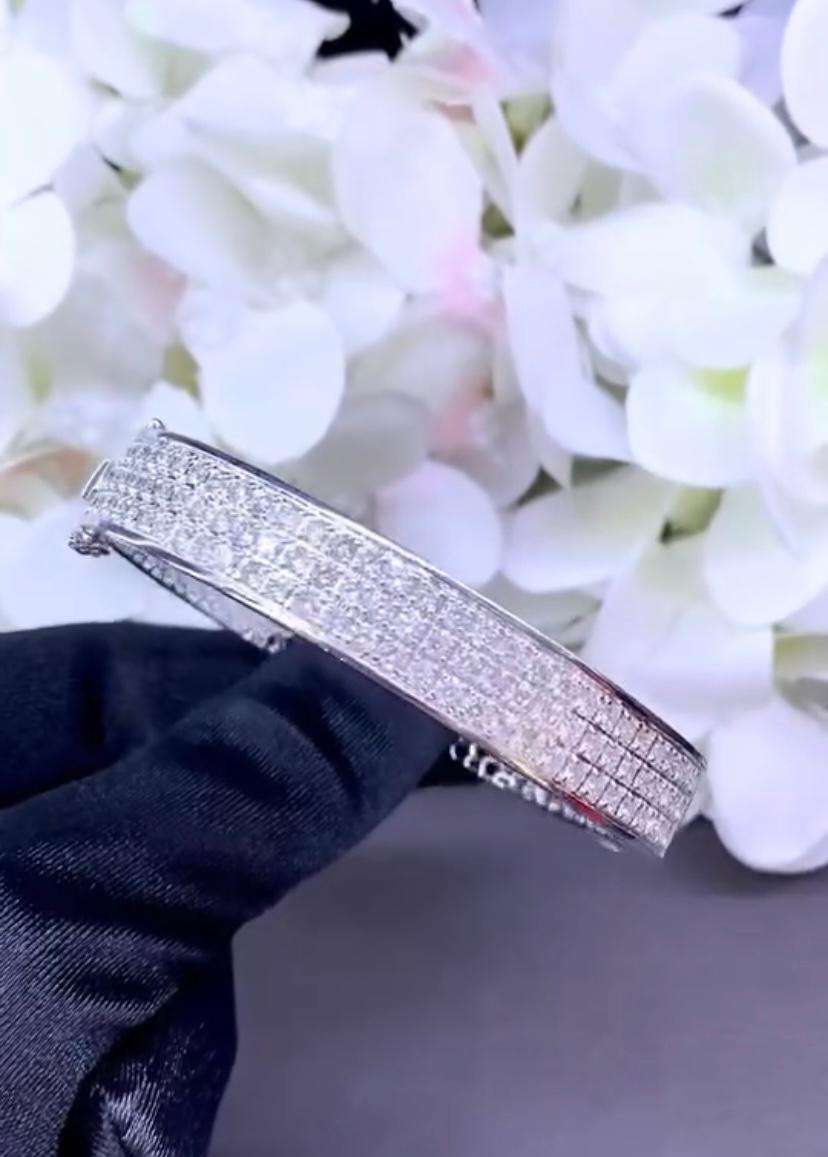 5,40 Karat natürliche Diamanten 18K Gold Contemporary Armband für Damen oder Herren im Angebot
