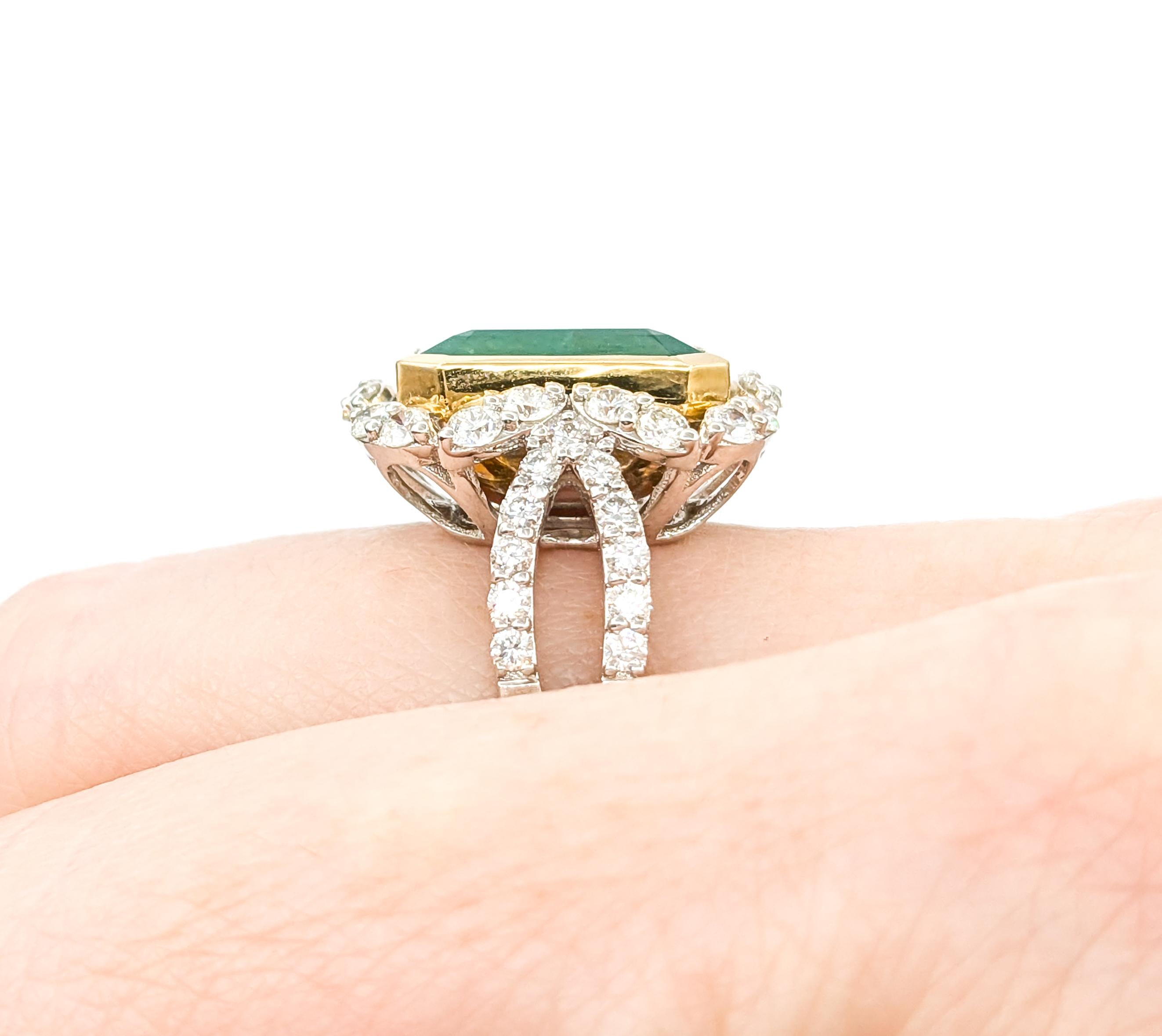 5,40ct Smaragd & Diamant Ring in 18kt zweifarbigem Gold (Zeitgenössisch)
