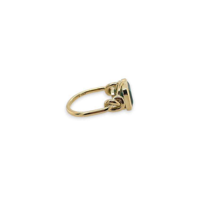 Emerald Cut 5ct Emerald Forget Me Knot Ring in 18ct Yellow Gold bezel set For Sale
