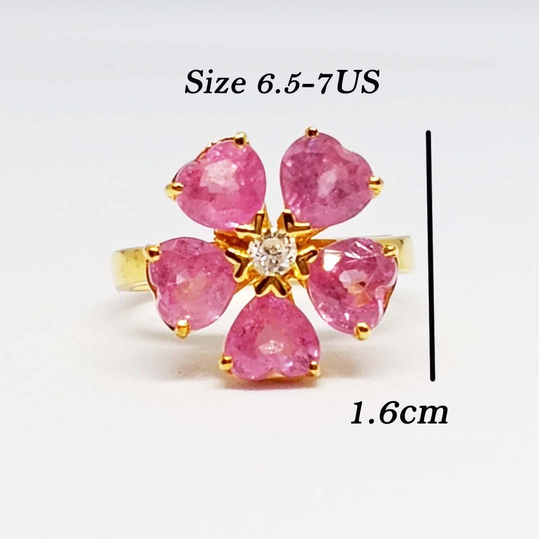 Pink tourmaline Heart 6x6 mm. 5.40 cts 5 pcs.
White zircon 2.5 mm. 1 pc.
Sterling silver on 18K Gold plated

Size ring 7 Us.
