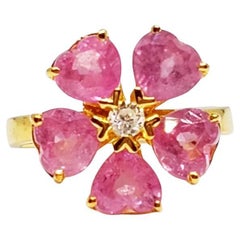 Ring mit 5,40 Karat rosa Turmalin. Schnörkelsilber auf 18 Karat vergoldetem Silber