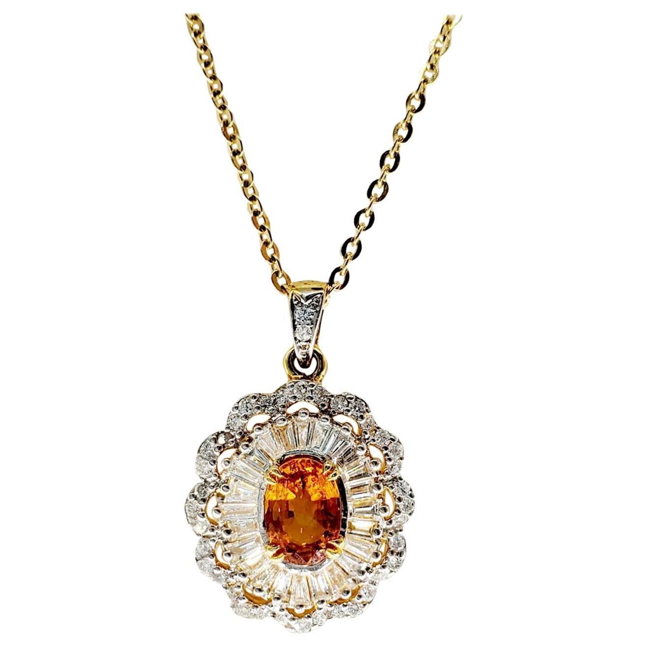 Pendentif en or 18 carats avec grappe de saphirs naturels certifiés de 5,41 carats et diamants en vente