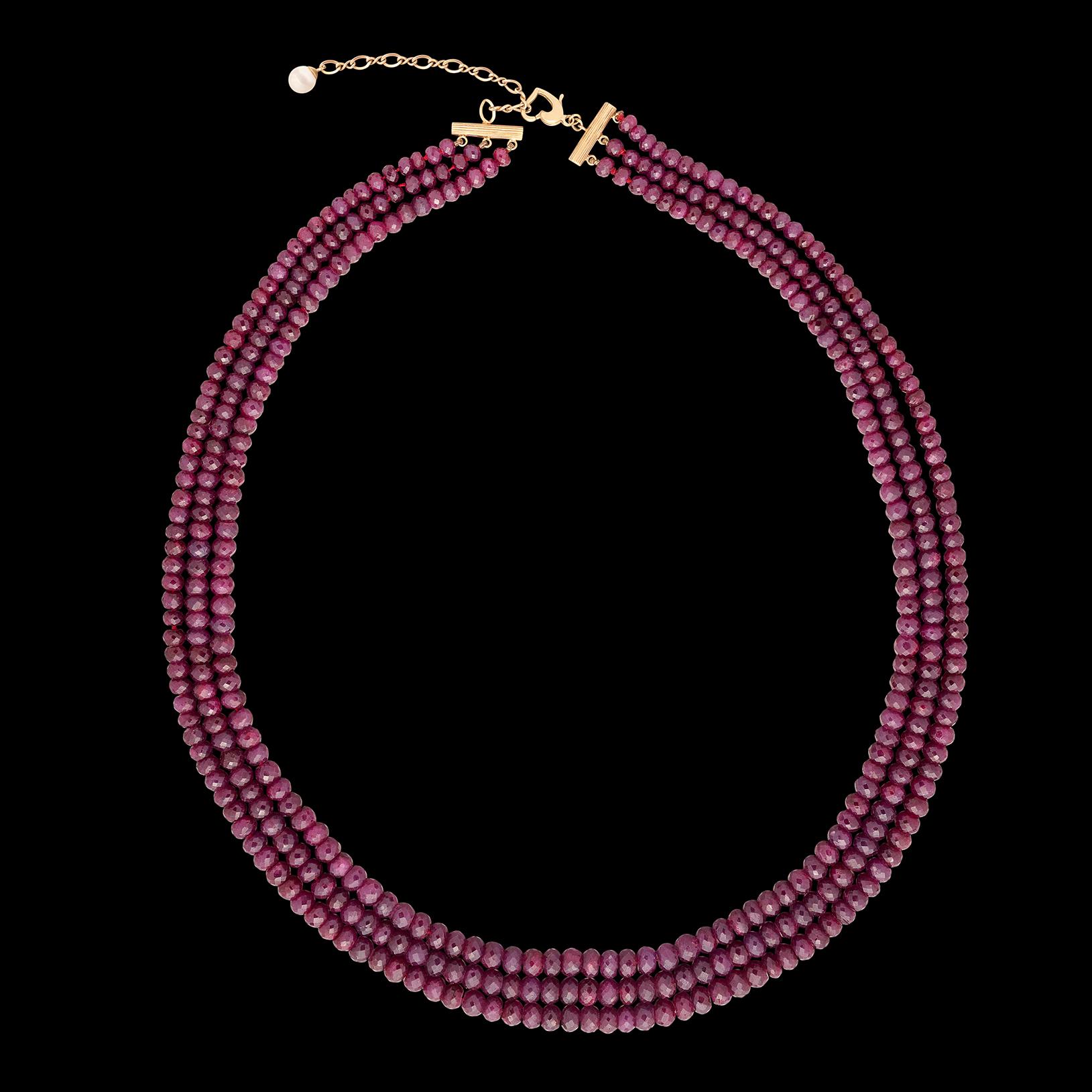 Women's 542 carat 3-Strand Ruby Necklace For Sale
