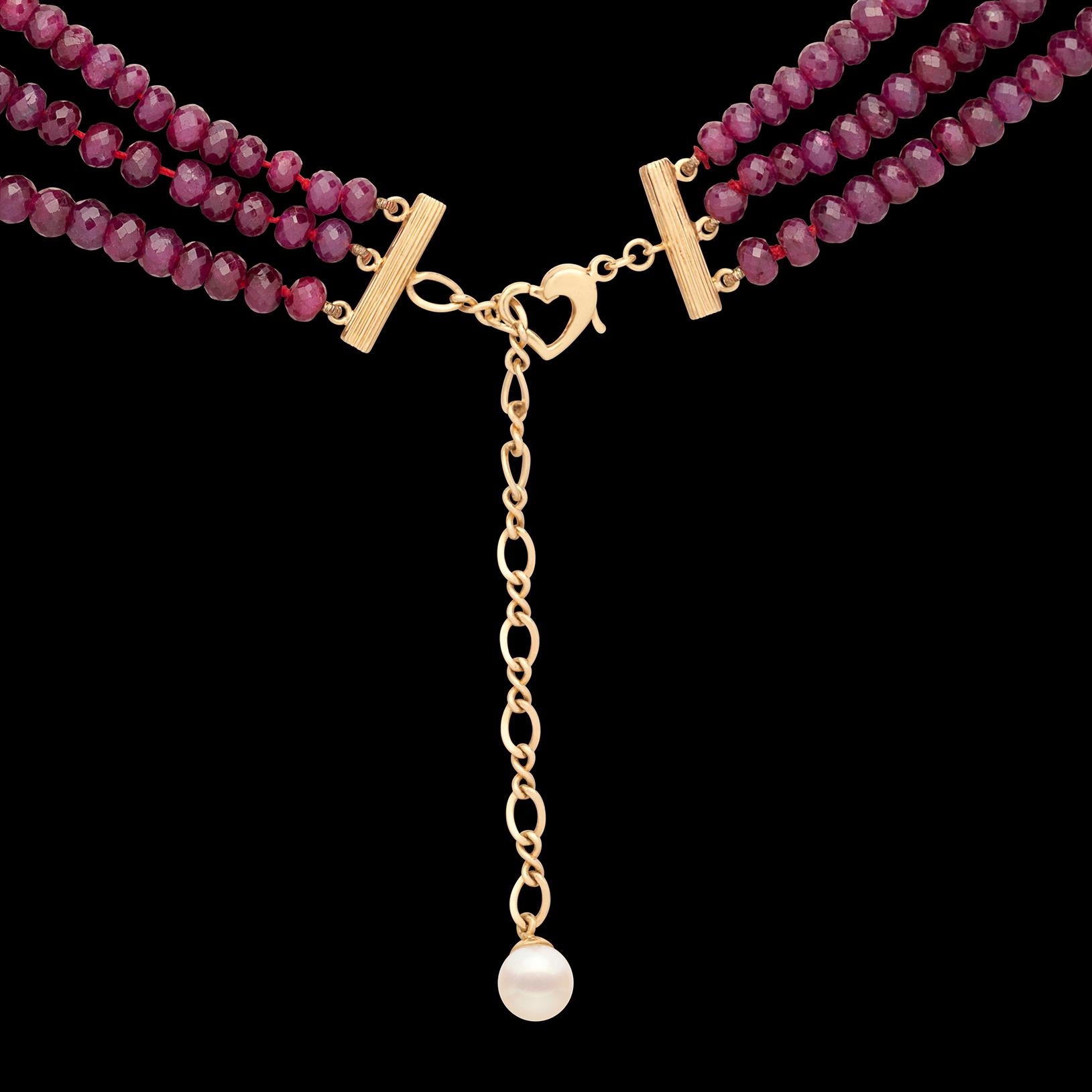542 carat 3-Strand Ruby Necklace For Sale 1