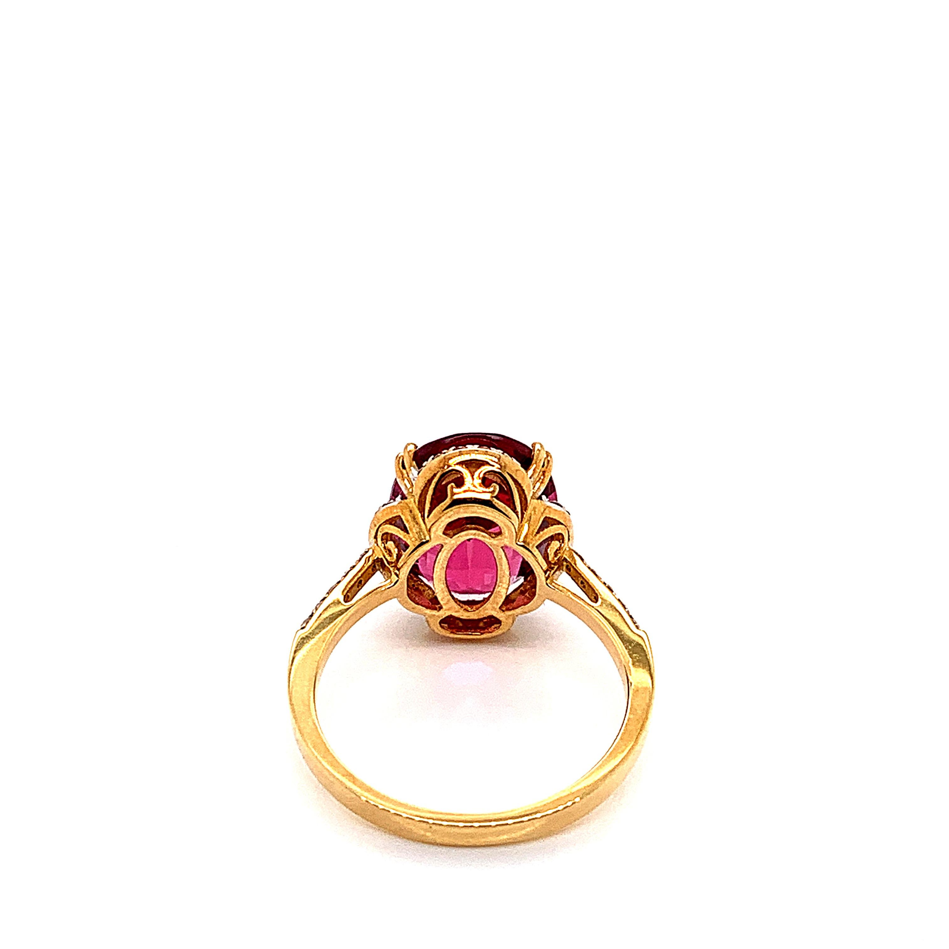 5.42 Carat Oval Shaped Rubelite Ring in 18 Karat Yellow Gold with Diamonds In New Condition For Sale In Hong Kong, HK