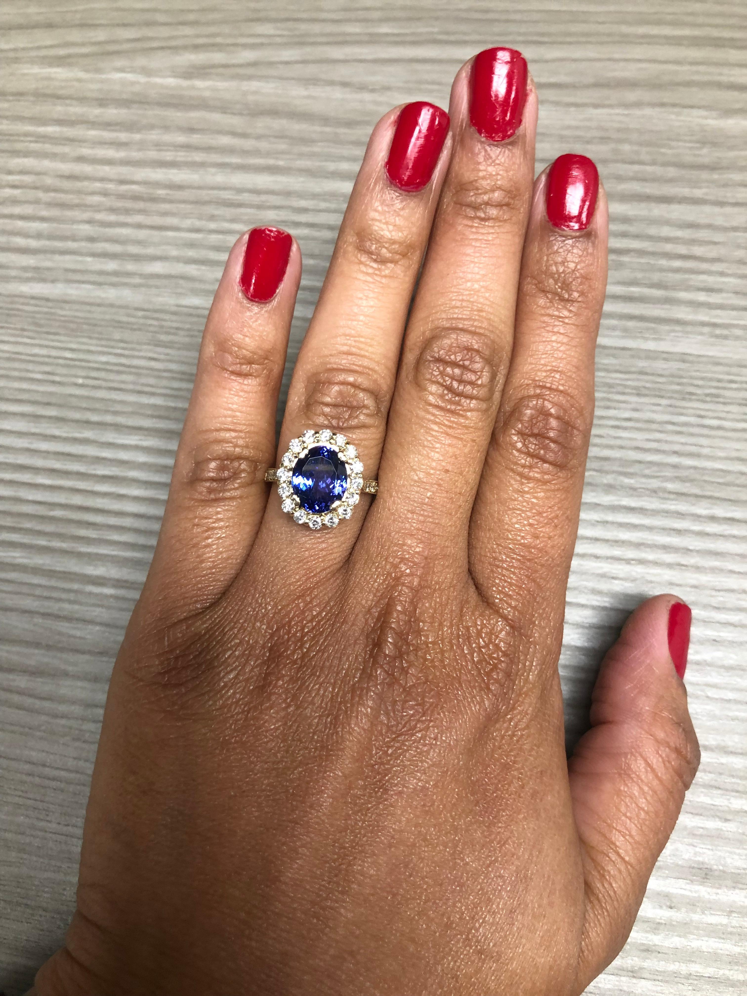 5.42 Carat Tanzanite Diamond 14 Karat Yellow Gold Ring In New Condition For Sale In Los Angeles, CA