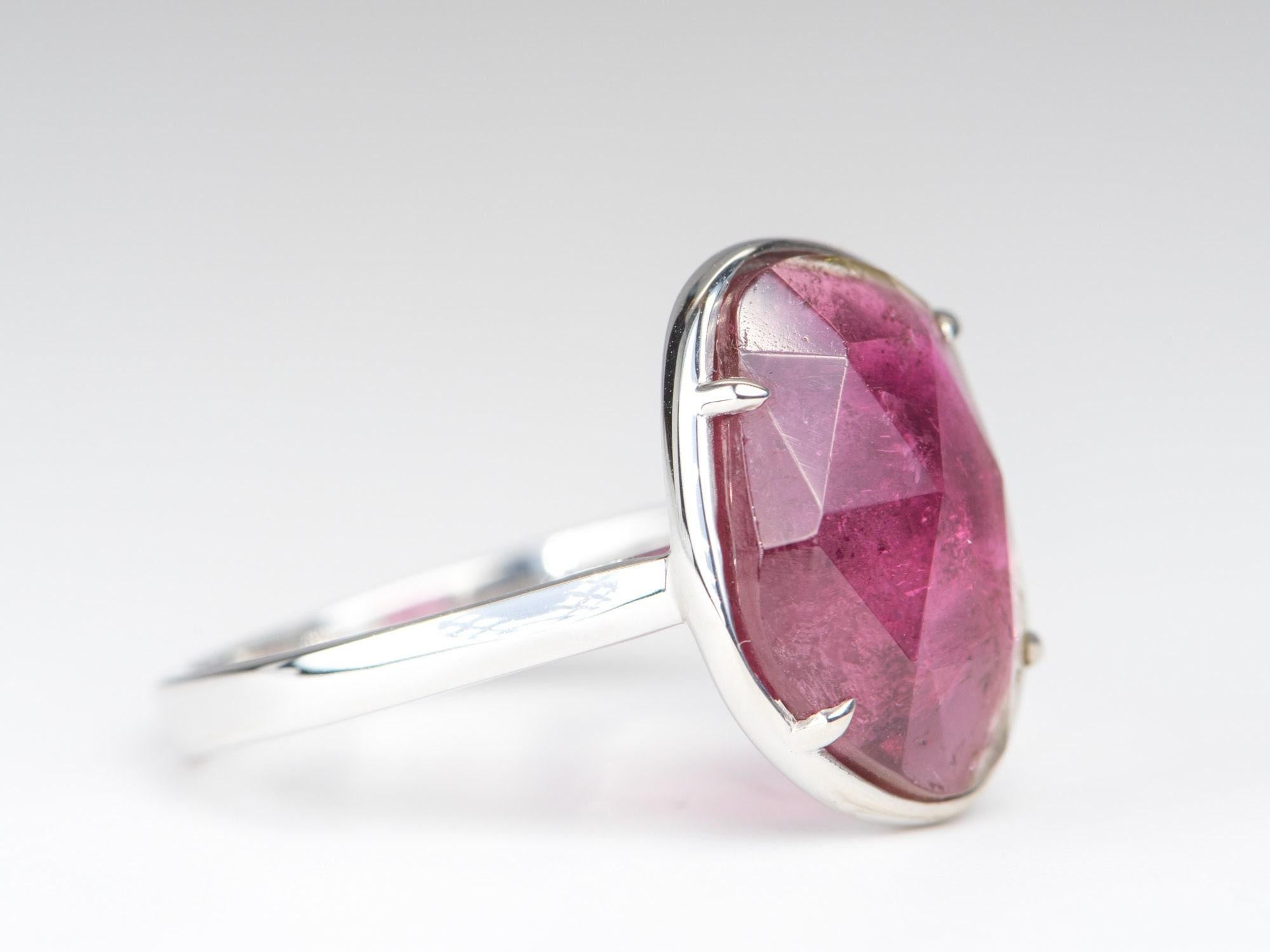 ♥ 5.42ct Bi-Color Watermelon Tourmaline Stacking Ring 14K White Gold
♥ Solid 14k white gold ring set with a beautiful freeform-shaped tourmaline
♥ Gorgeous bi-color color!
♥ The item measures 15.7 mm in length, 12.01 mm in width, and stands 6.9 mm