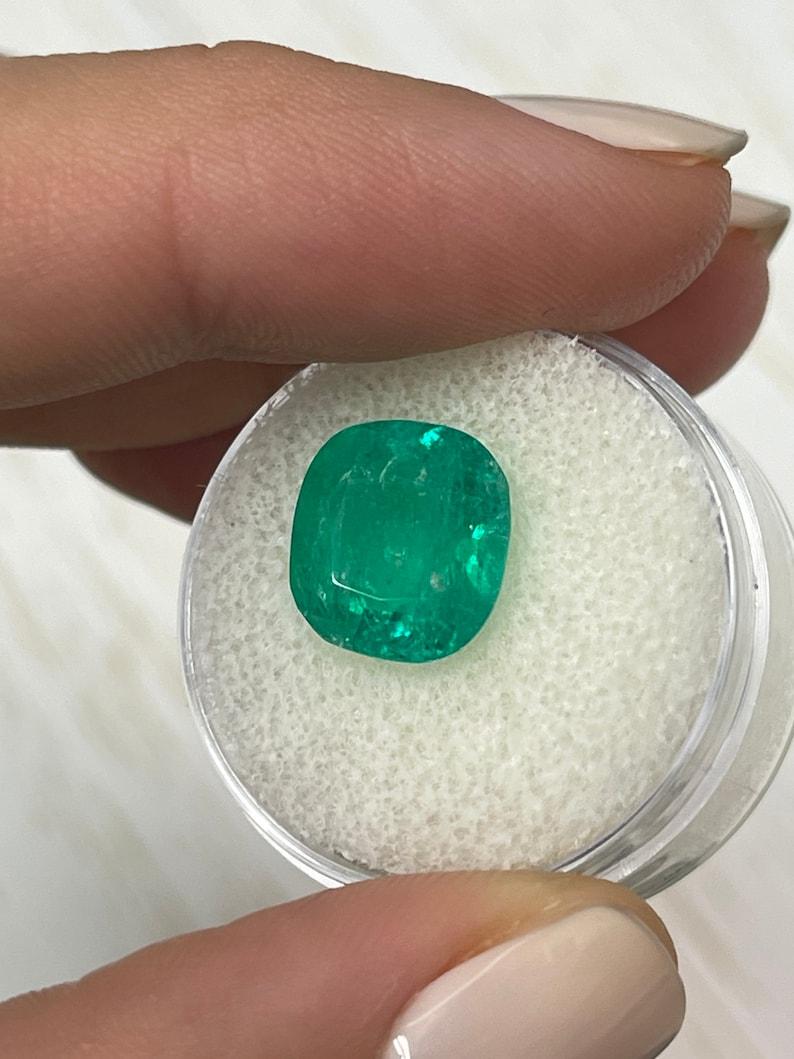 Esmeralda colombiana verde mediana de 5,43 quilates - Talla cojín - Piedra de nacimiento de mayo auténtica Corte cojín en venta