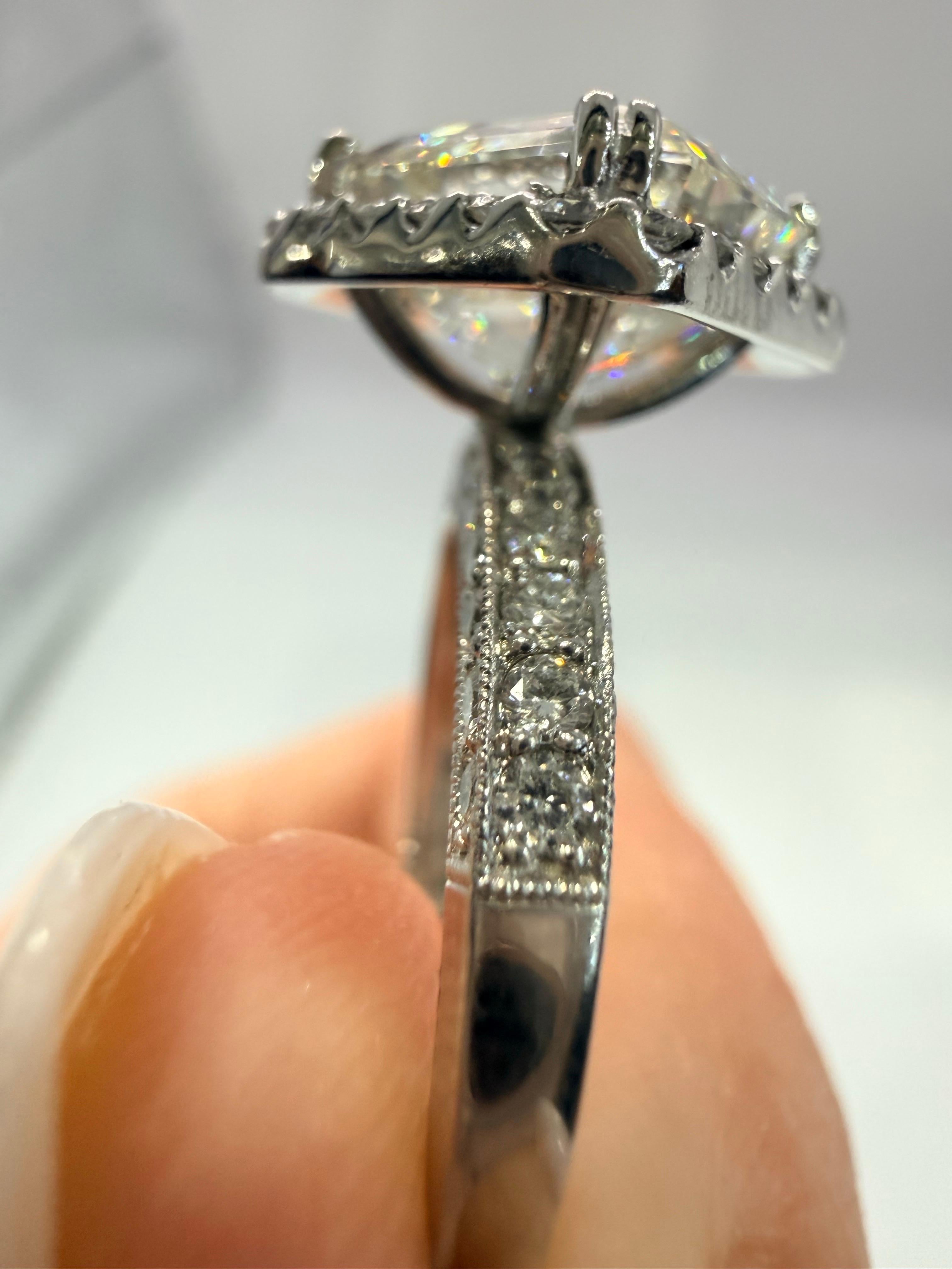 5,43 Karat Asscher Cut Diamant Verlobungsring 18KT im Angebot 14