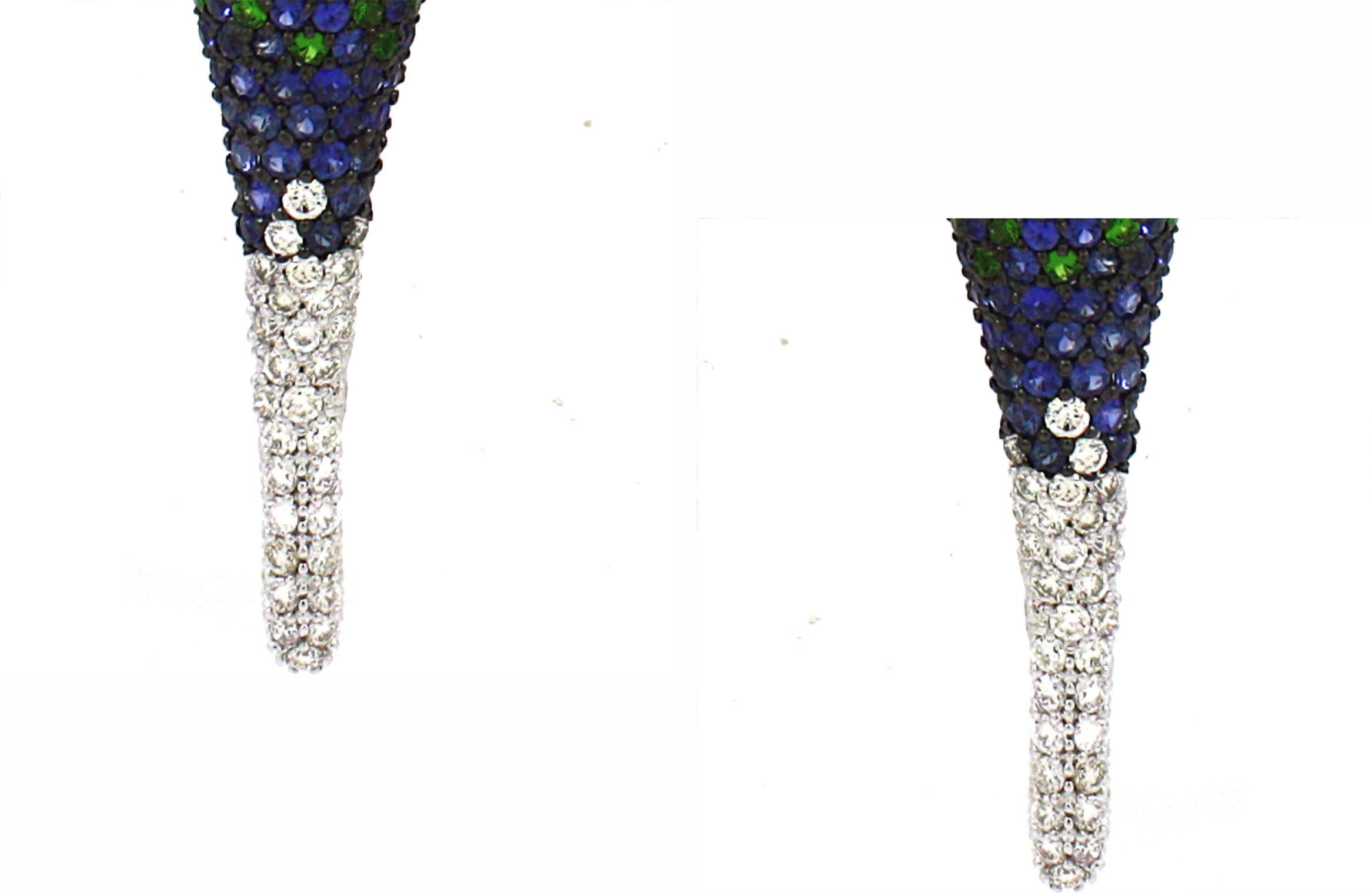 Round Cut 5.43 Carats of Sapphire and Tsavorite Earrings For Sale