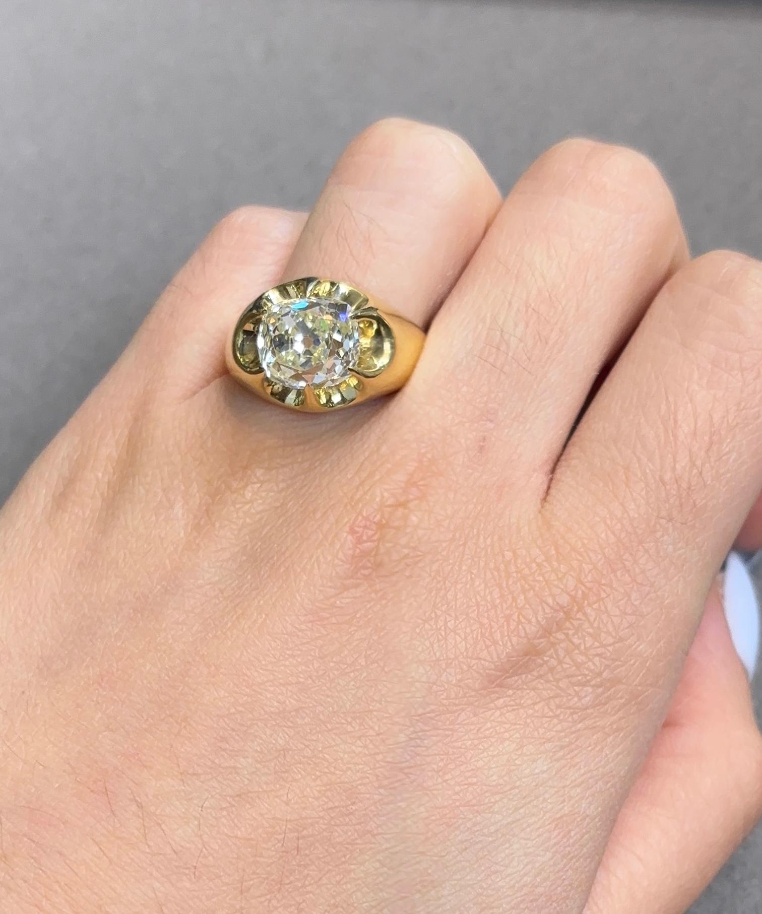 5.44 Carat Old Mine Cut Men's Diamond Ring

A yellow gold ring set with a 5.44 carat old mine brilliant diamond. 

Accompanied by GIA certificate 

Ring Size: 8.5 
Complimentary resizing 
Metal Type:  18 karat gold
